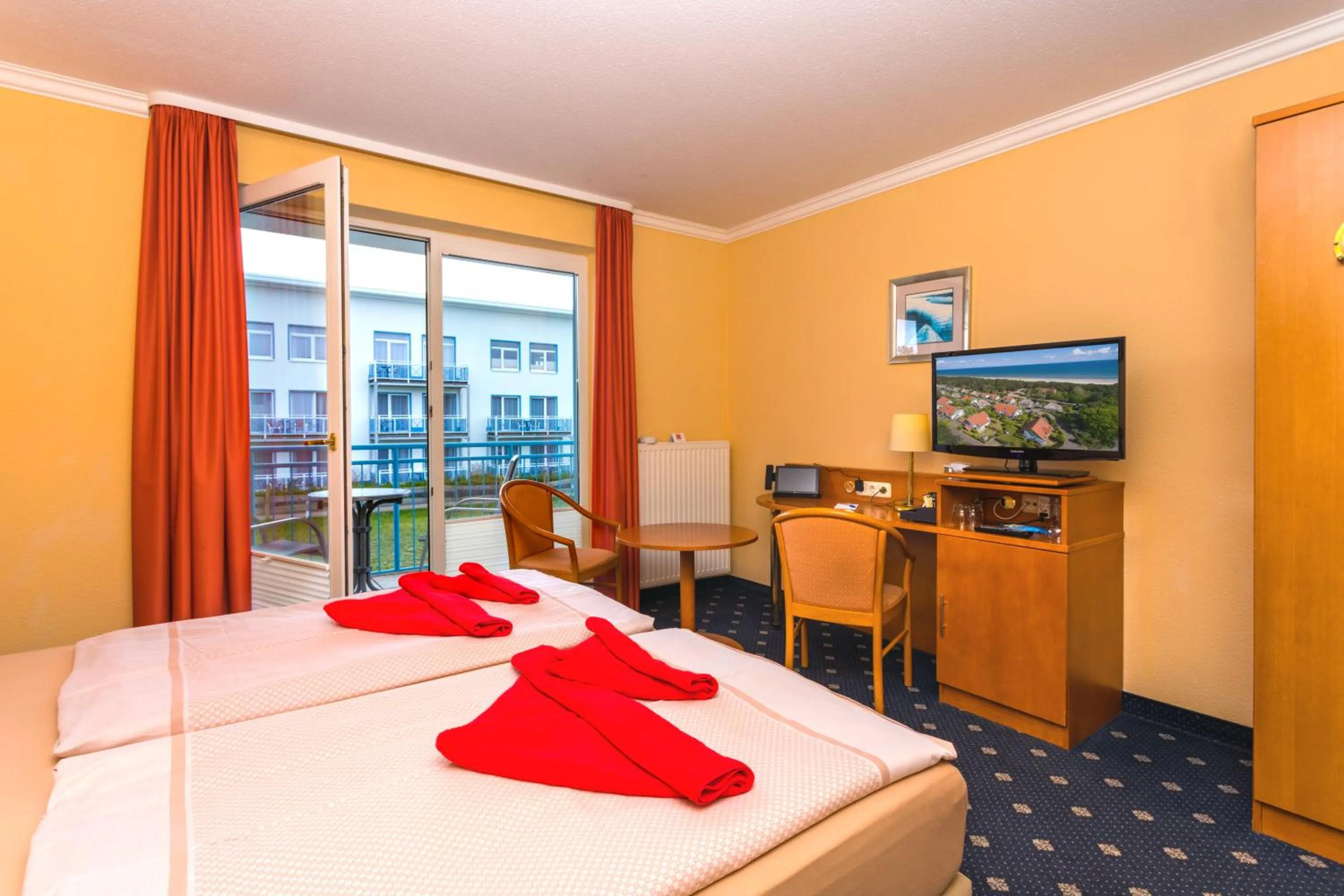 TV and multimedia, Bed in Hotel & Restaurant Hanse Kogge