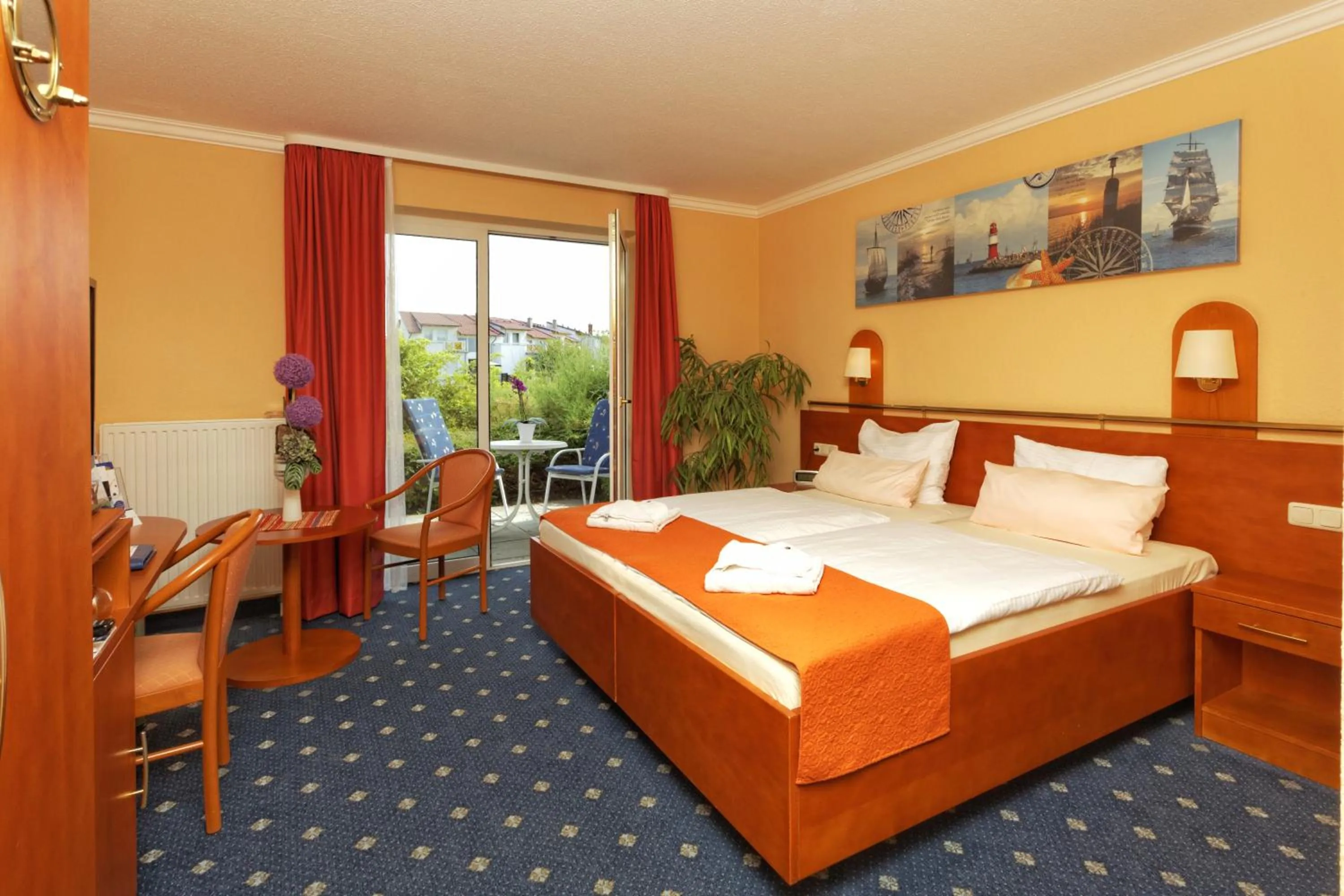 Photo of the whole room, Bed in Hotel & Restaurant Hanse Kogge