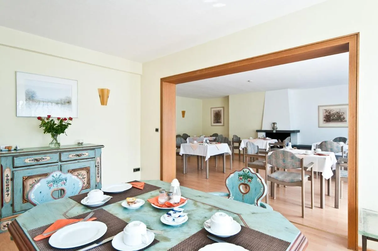 Restaurant/places to eat in Hotel am Oppspring