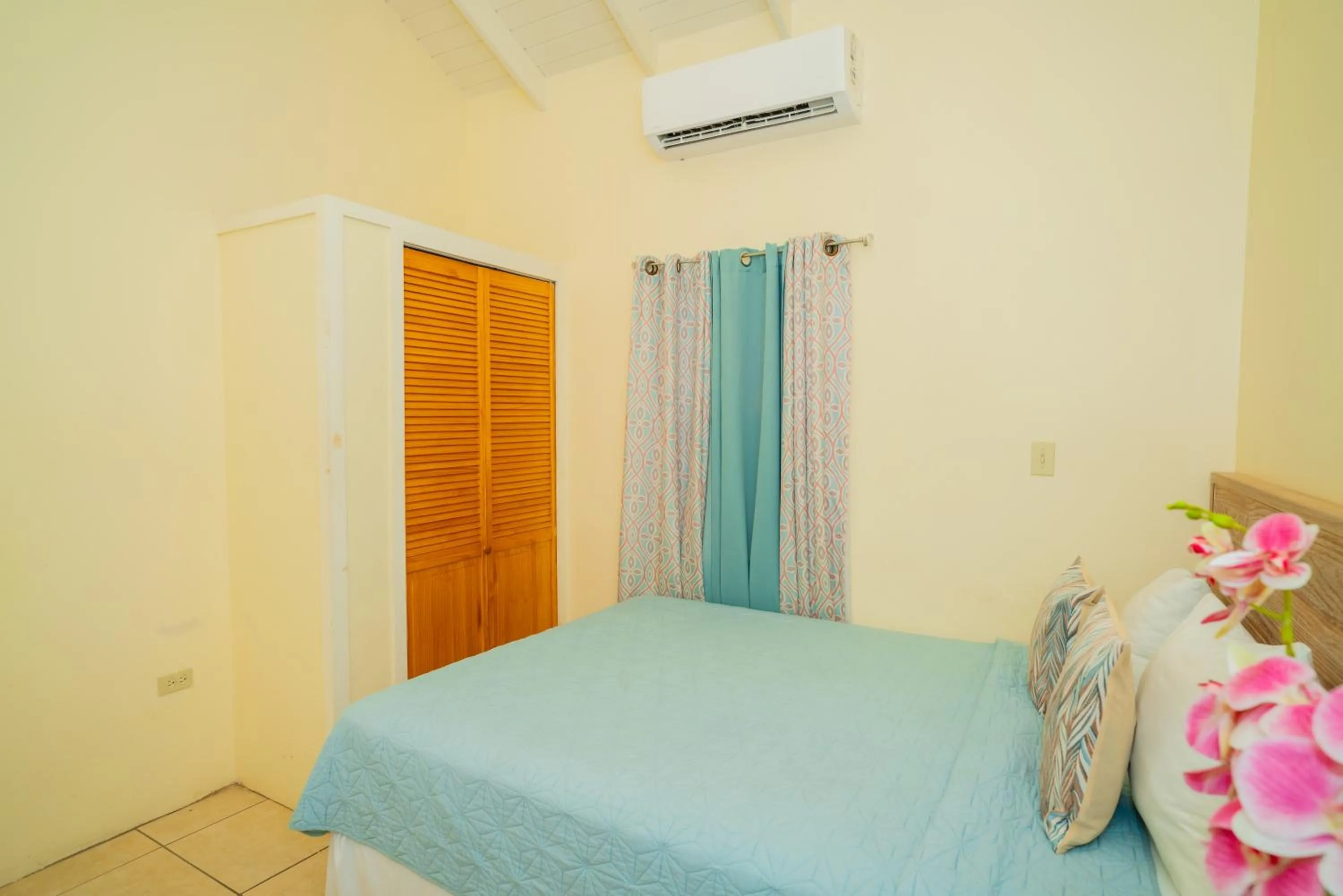 Bed in Connie's Comfort Suites