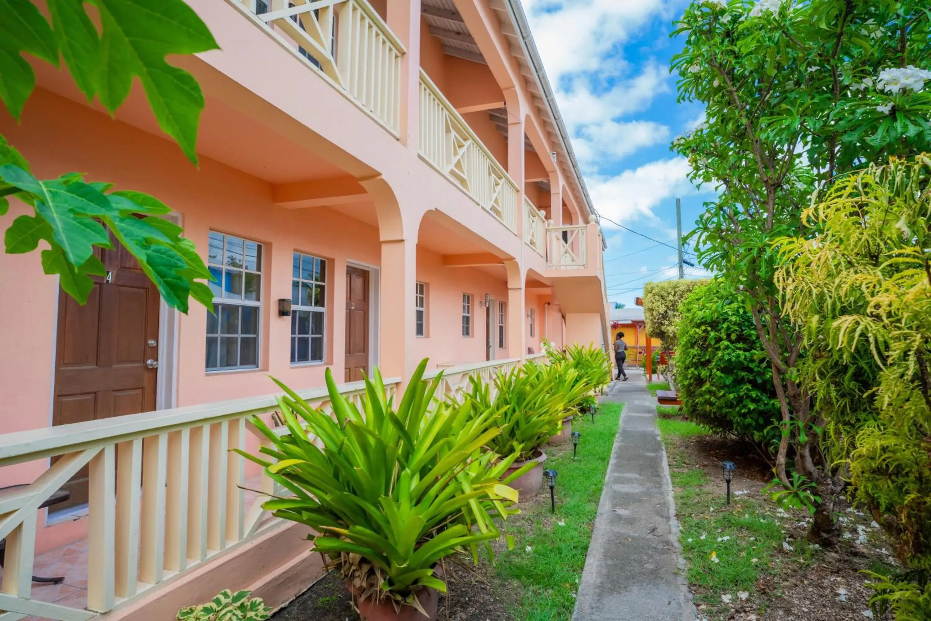 Economy Twin Room - single occupancy in Connie's Comfort Suites Economy Twin Room - single occupancy in Connie's Comfort Suites