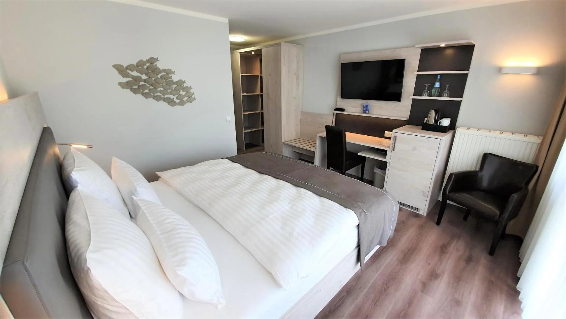 Photo of the whole room, Bed in R&R Strandhotel Baabe