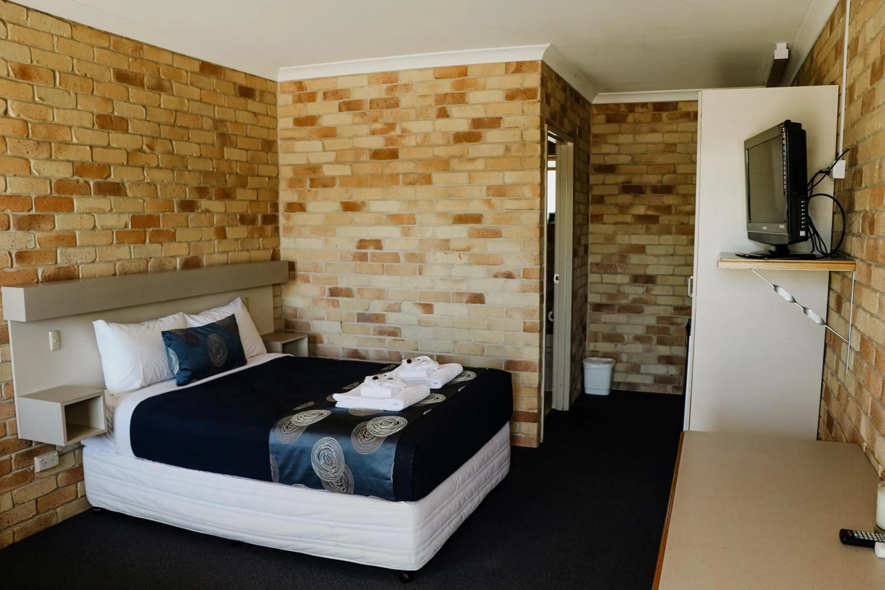 Bed in The Australian Hotel St George