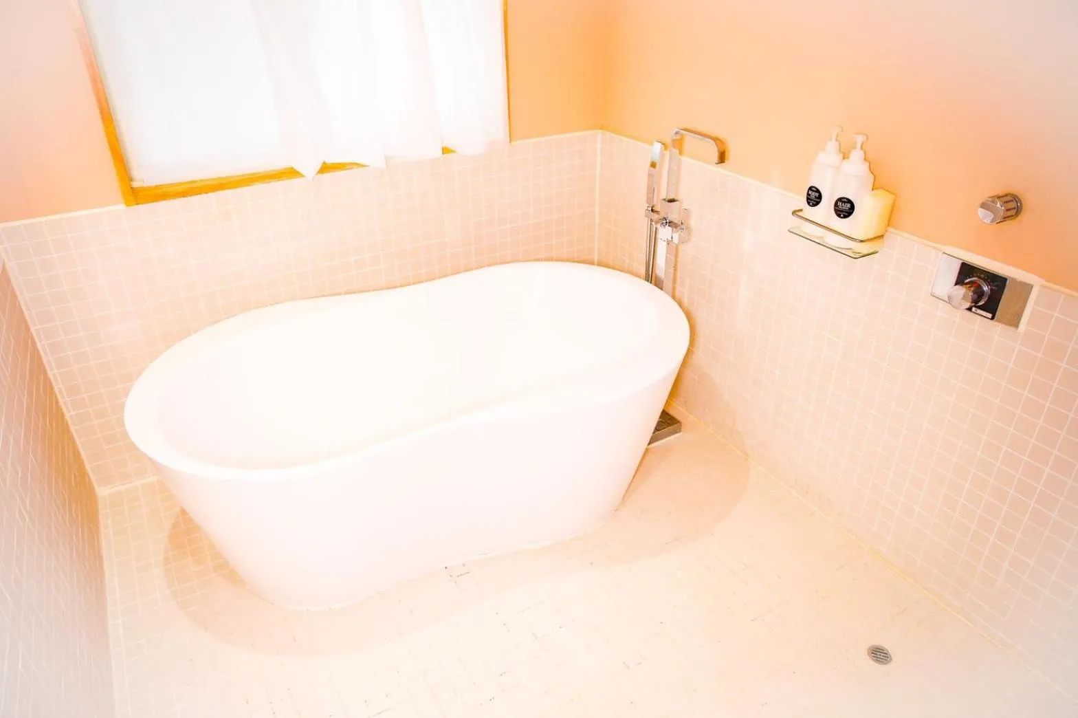 Bathroom in SHIRAHAMA BEACH GARDEN