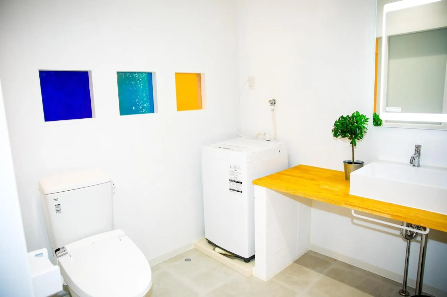 Toilet in SHIRAHAMA BEACH GARDEN