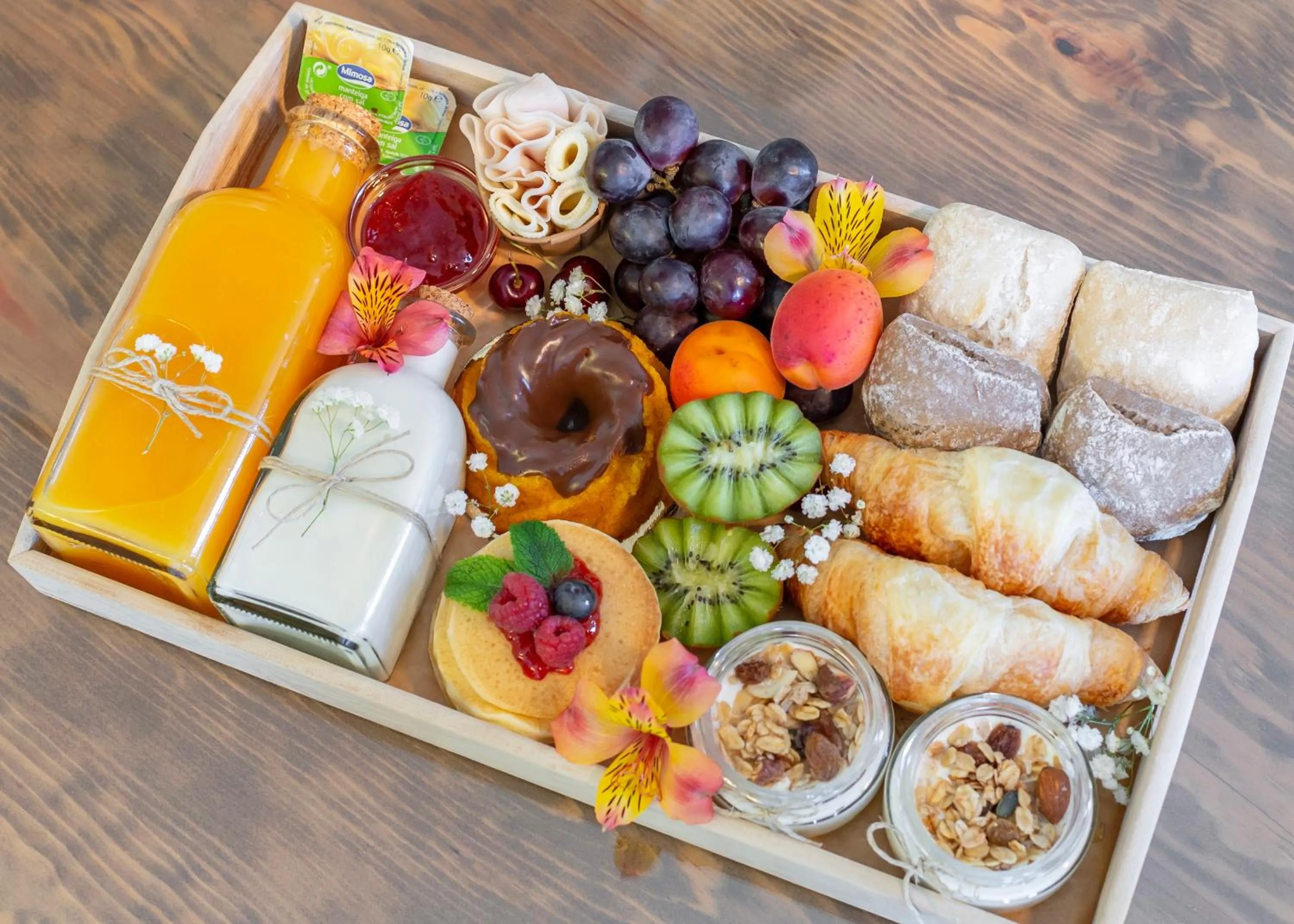 Breakfast in Miragaia - Riverside Suites - Adults Only