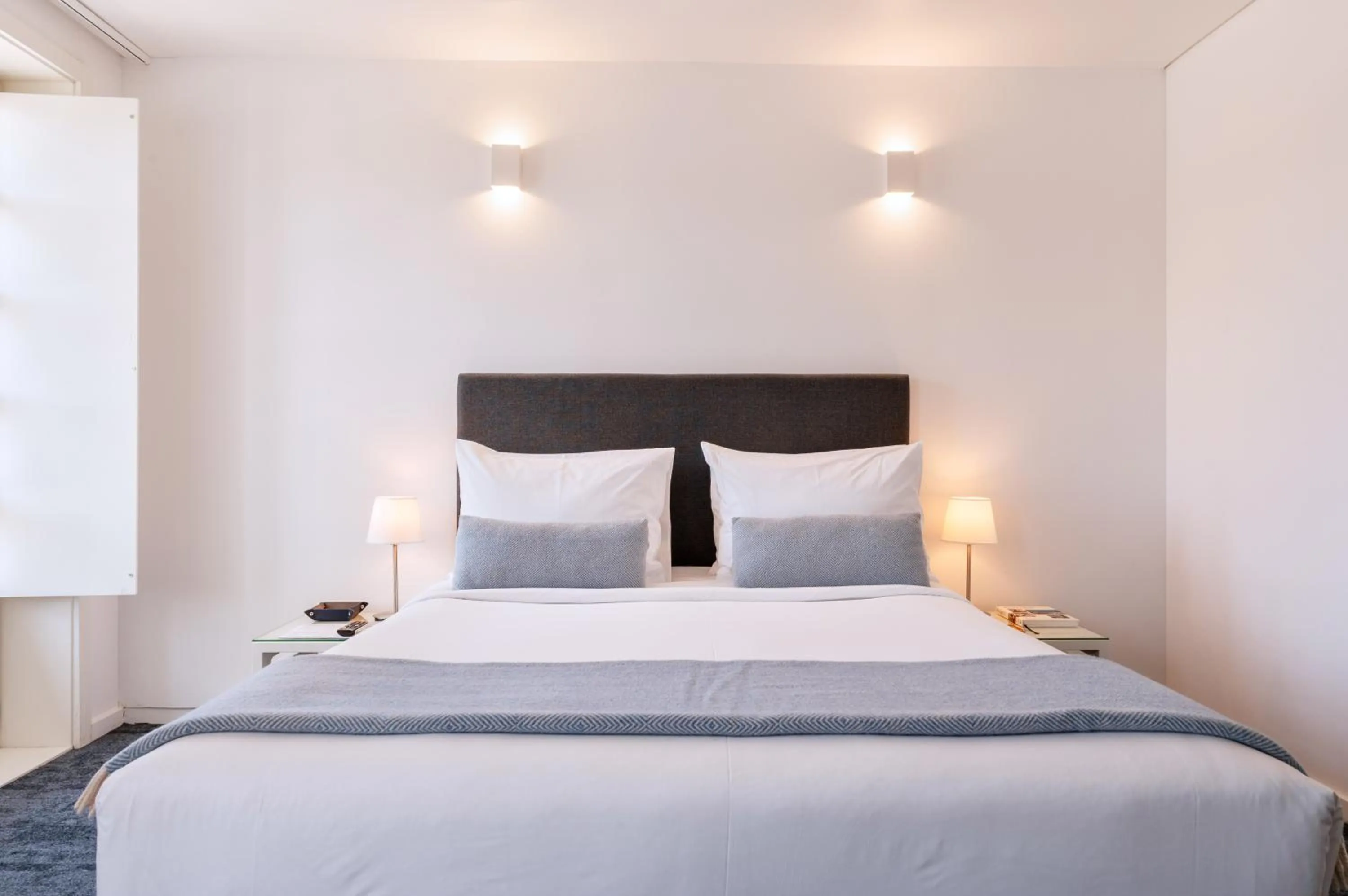 Bed in Miragaia - Riverside Suites - Adults Only