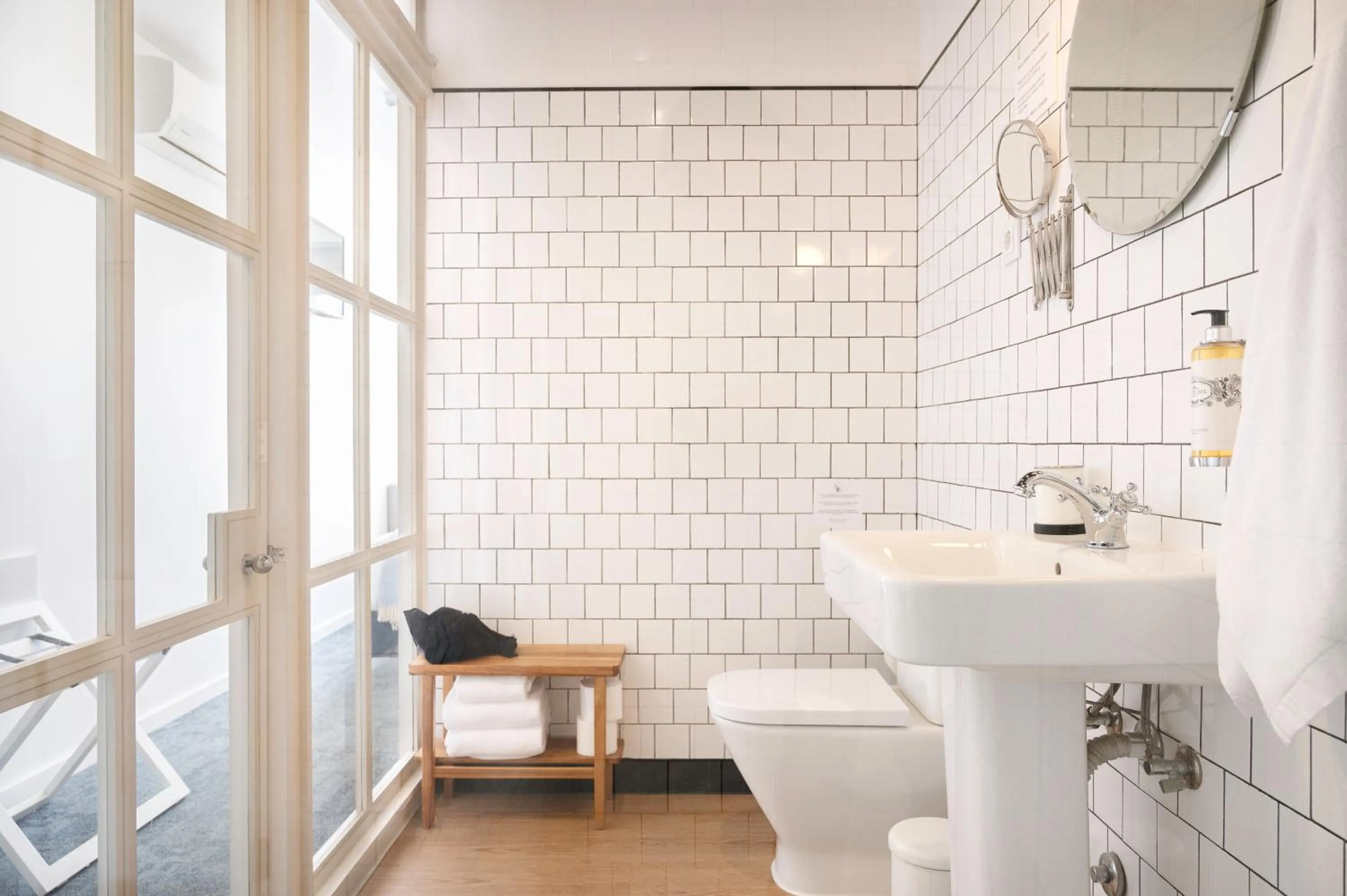 Bathroom in Miragaia - Riverside Suites - Adults Only