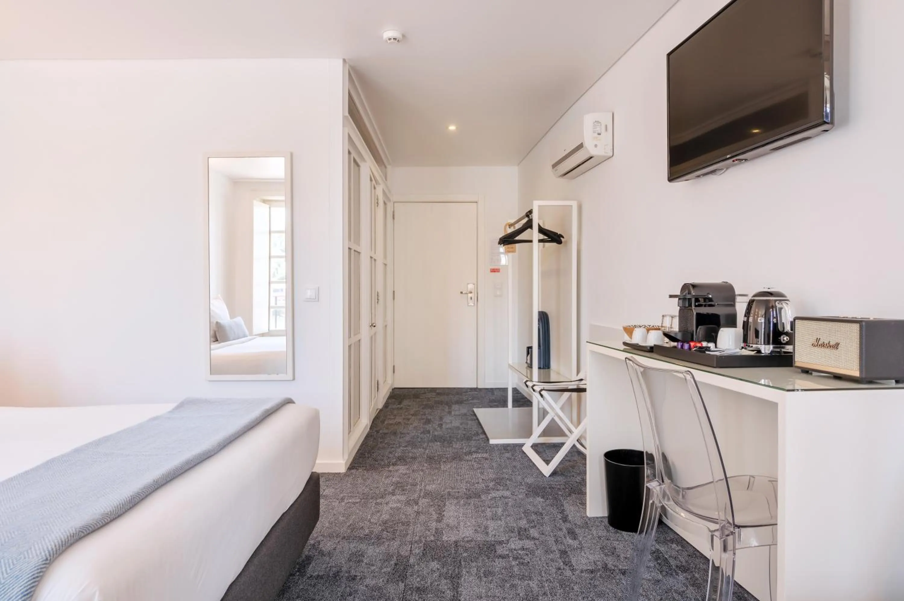 Decorative detail, Bed in Miragaia - Riverside Suites - Adults Only