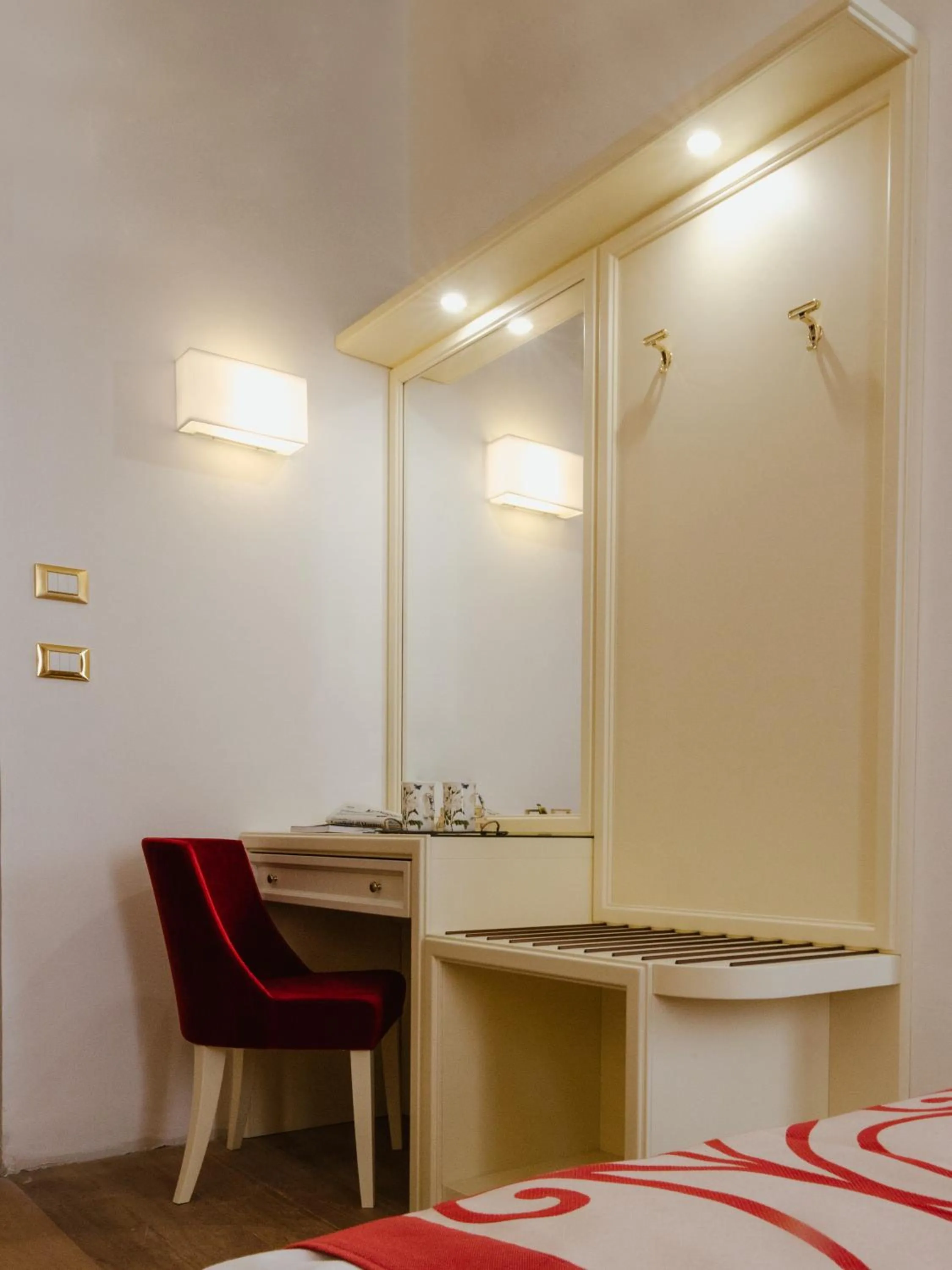 Bedroom in Hotel Città di Parenzo