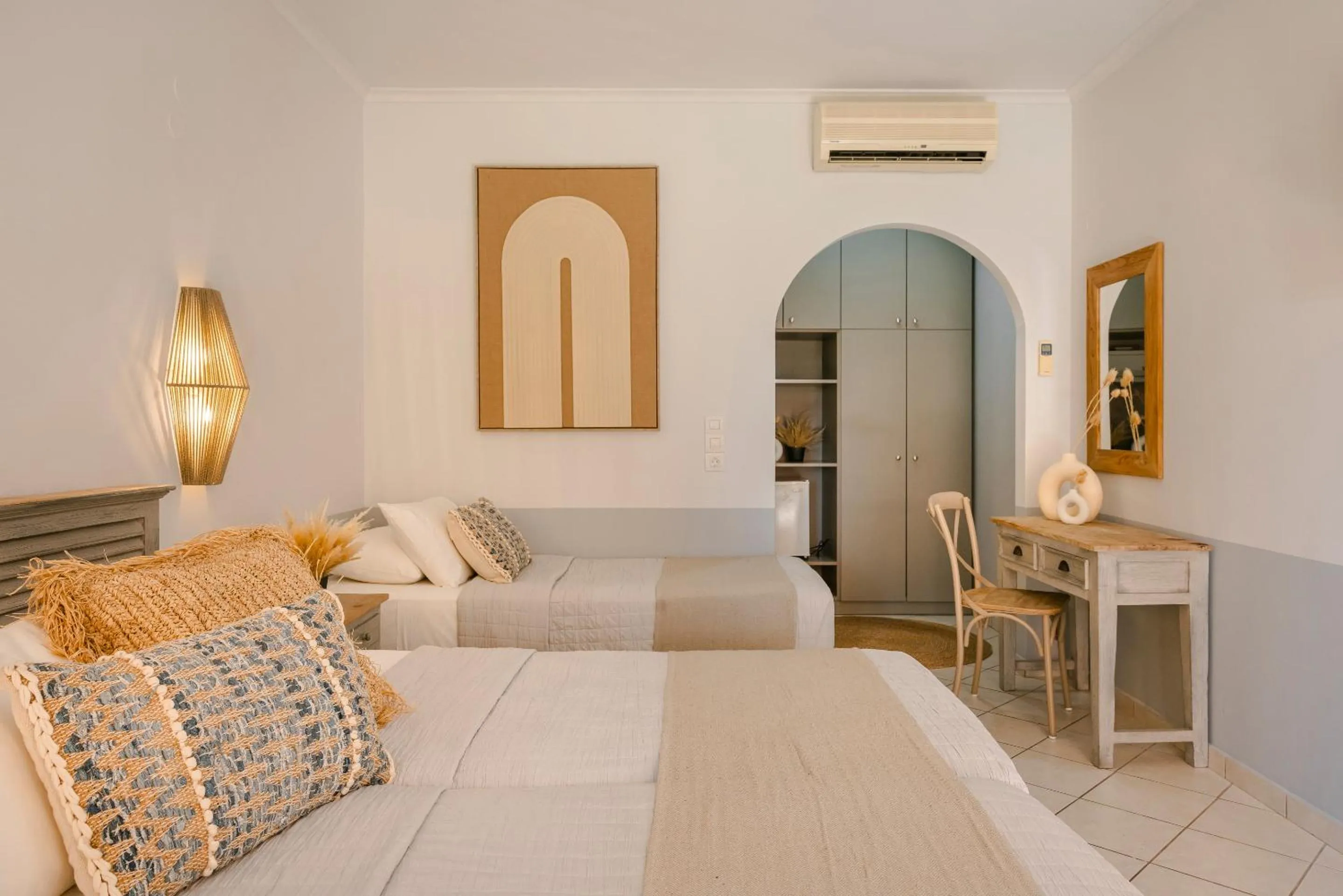 Photo of the whole room, Bed in Makis Hotel