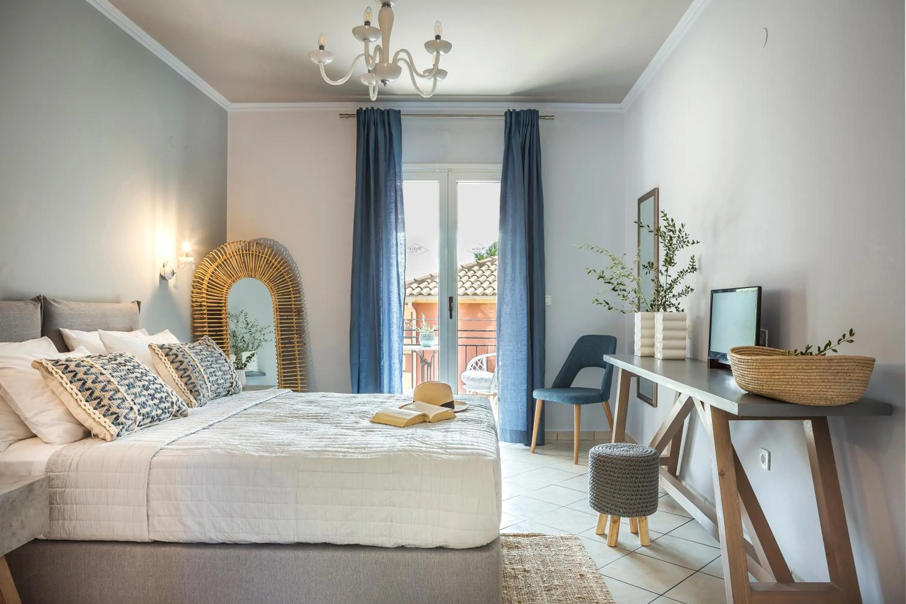 Photo of the whole room, Bed in Makis Hotel