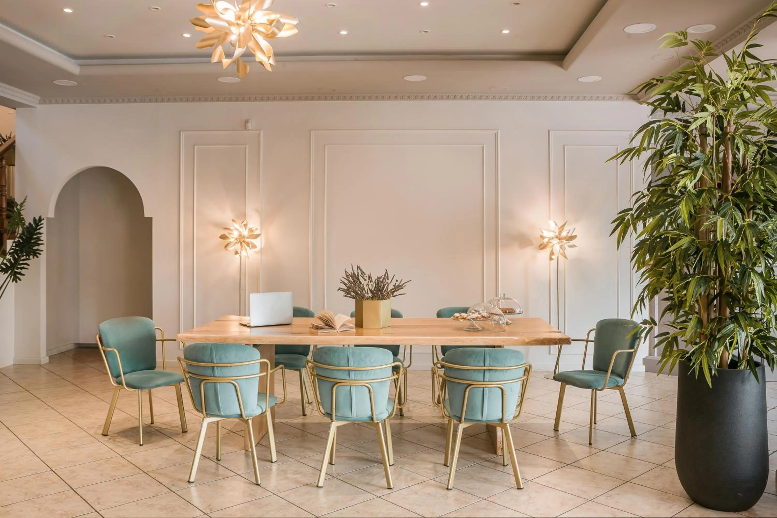 Lobby or reception in Makis Hotel