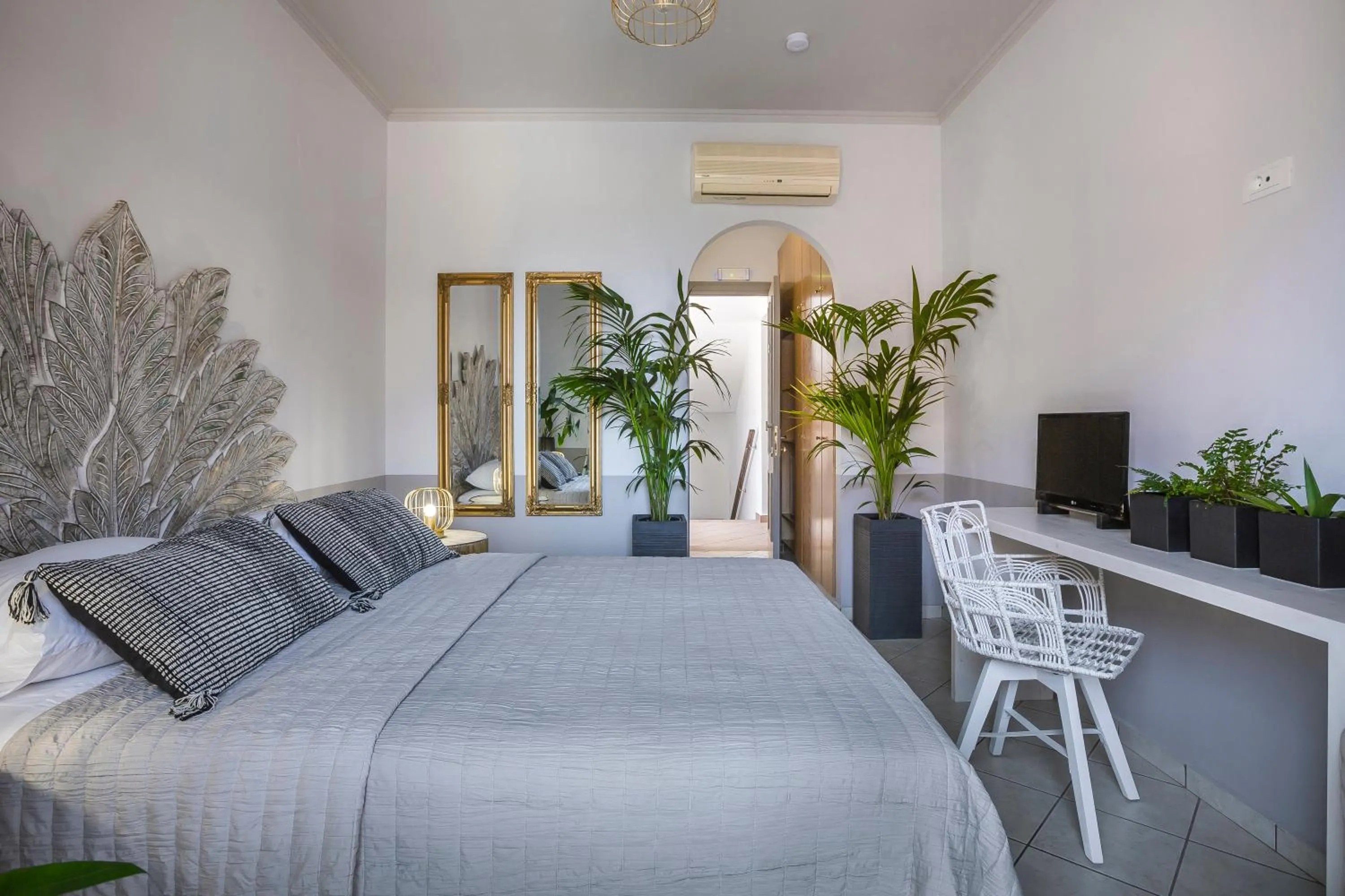 Photo of the whole room, Bed in Makis Hotel