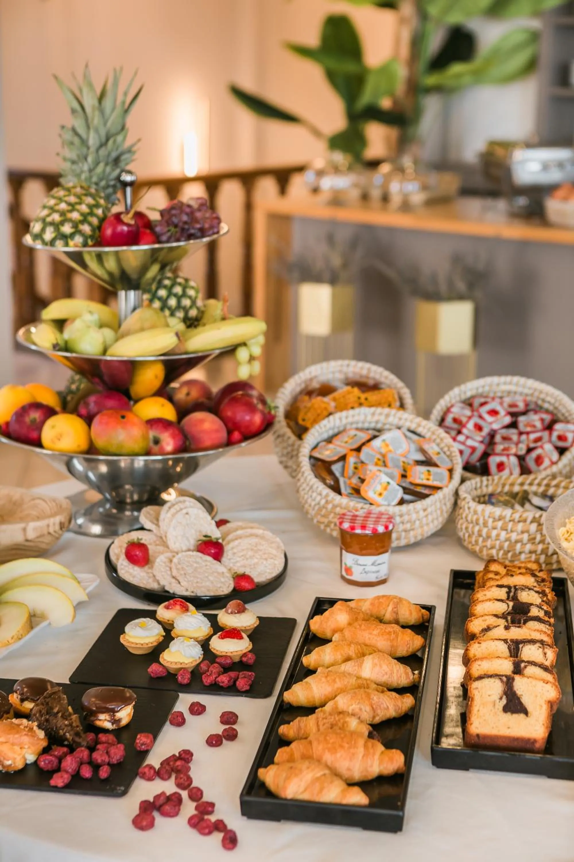 Food and drinks in Makis Hotel