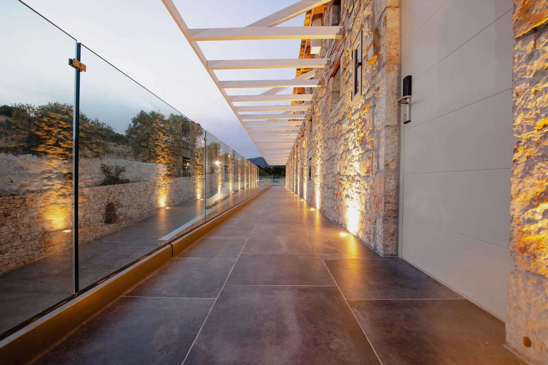 Aliv stone suites & spa