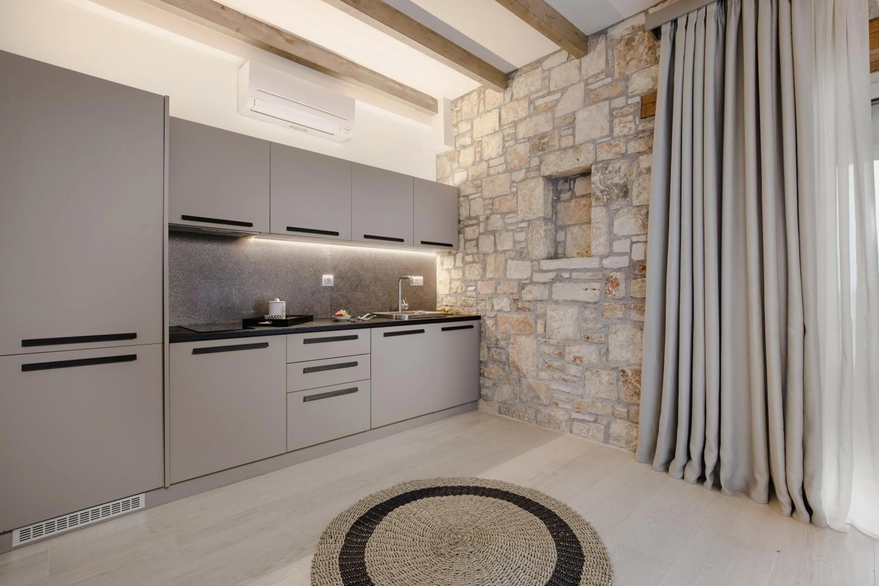 Aliv stone suites & spa