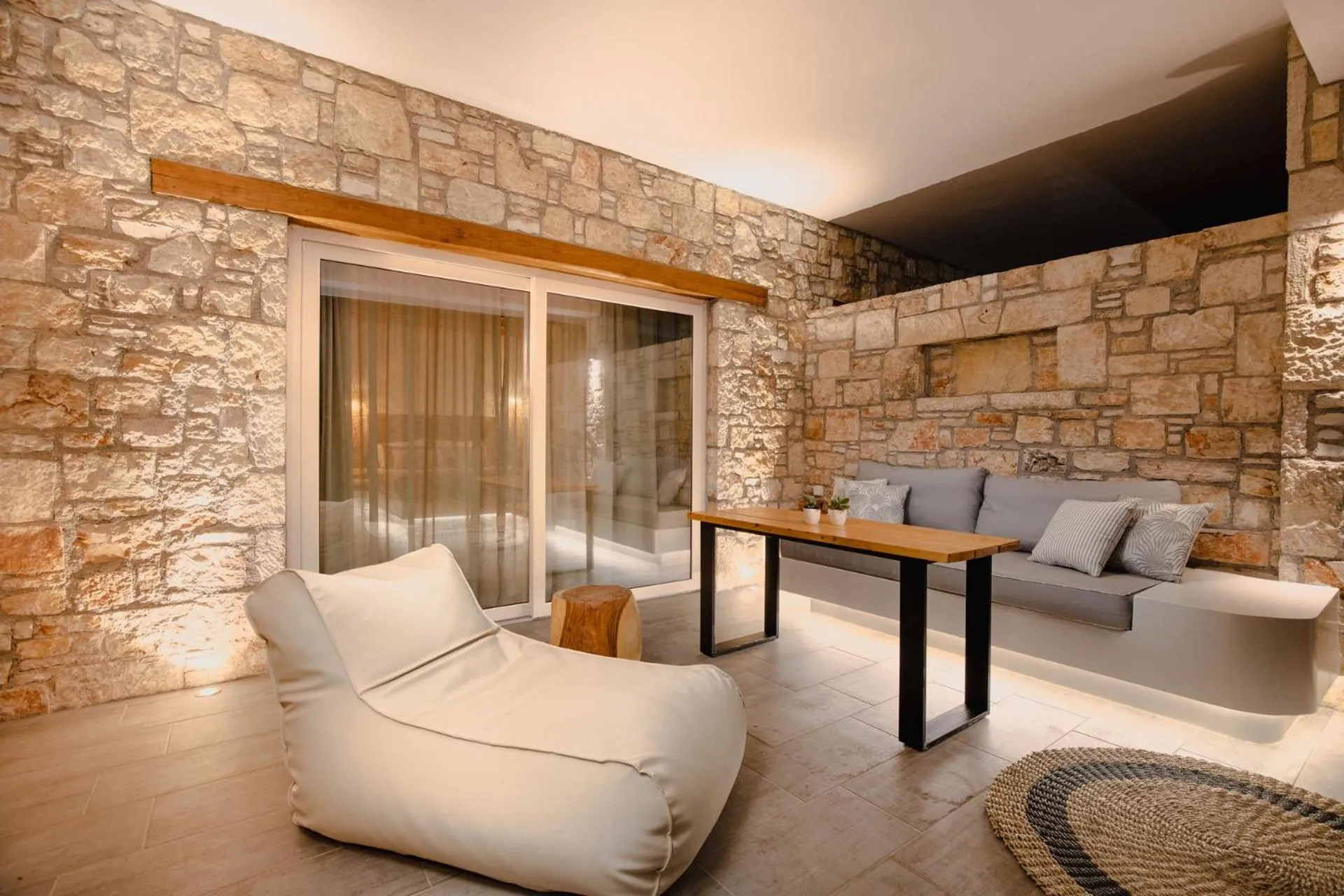 Aliv stone suites & spa
