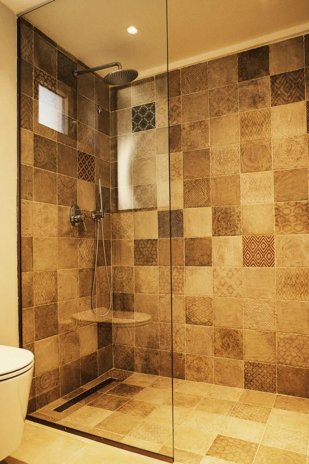 Aliv stone suites & spa