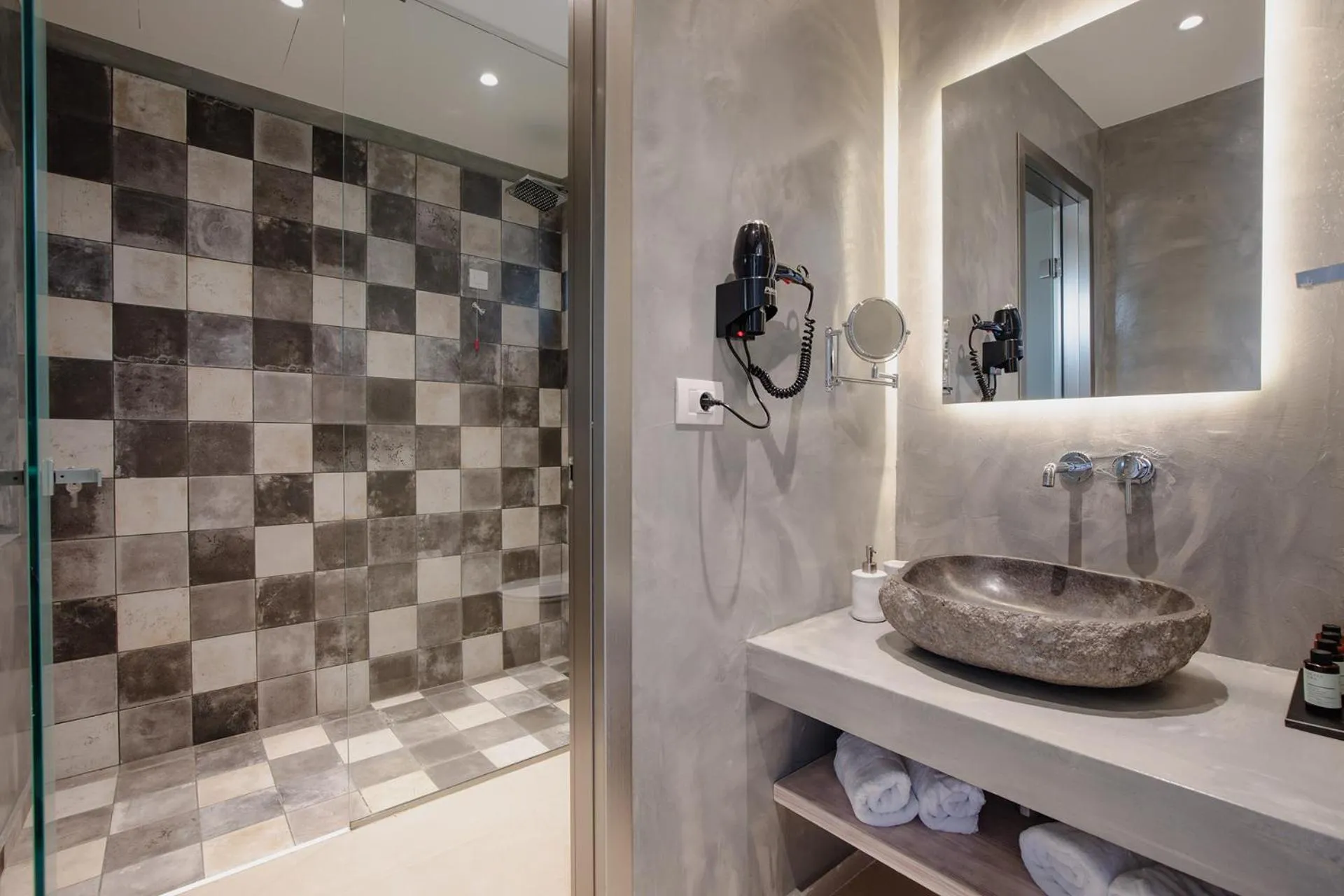 Aliv stone suites & spa