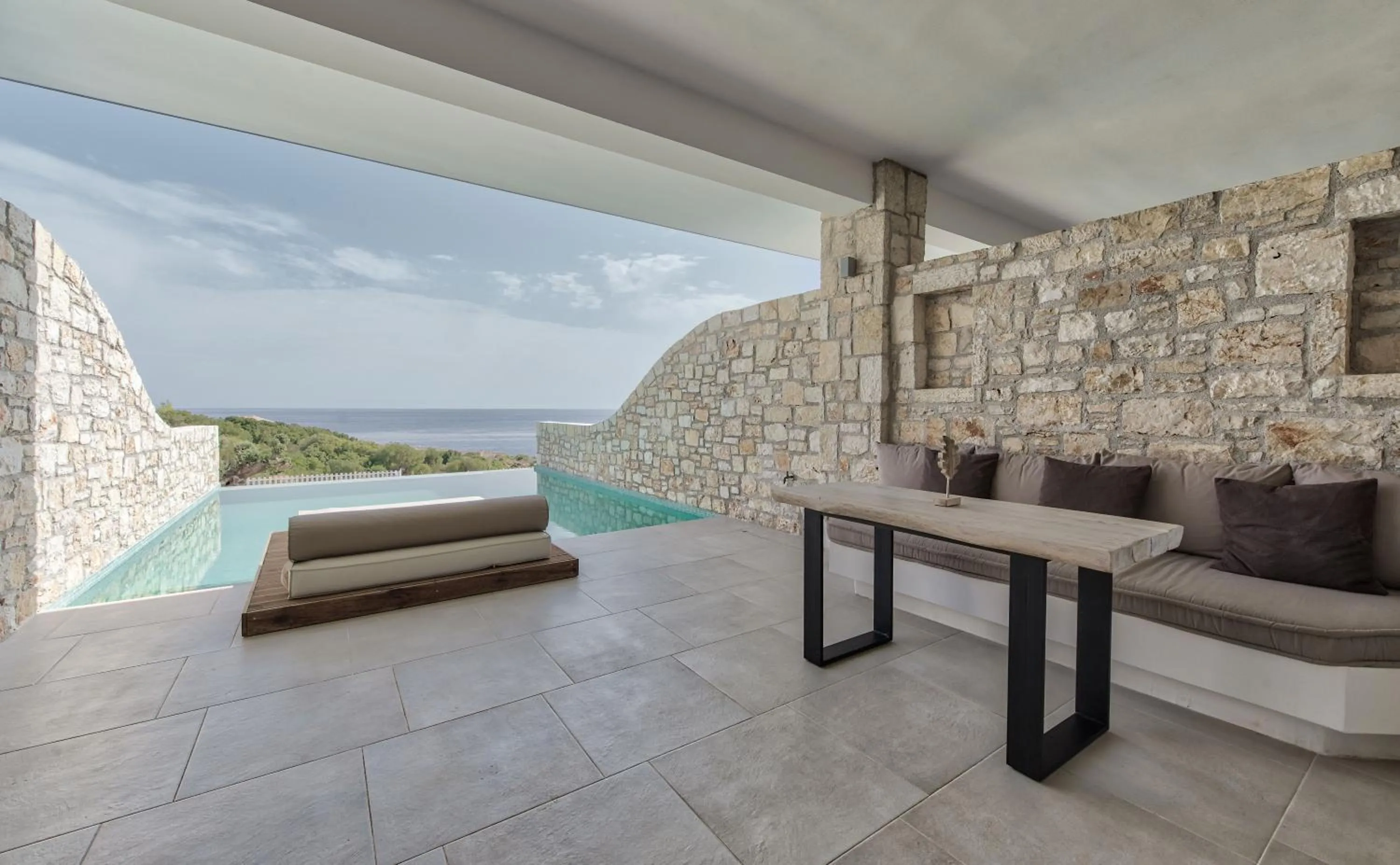 Aliv stone suites & spa