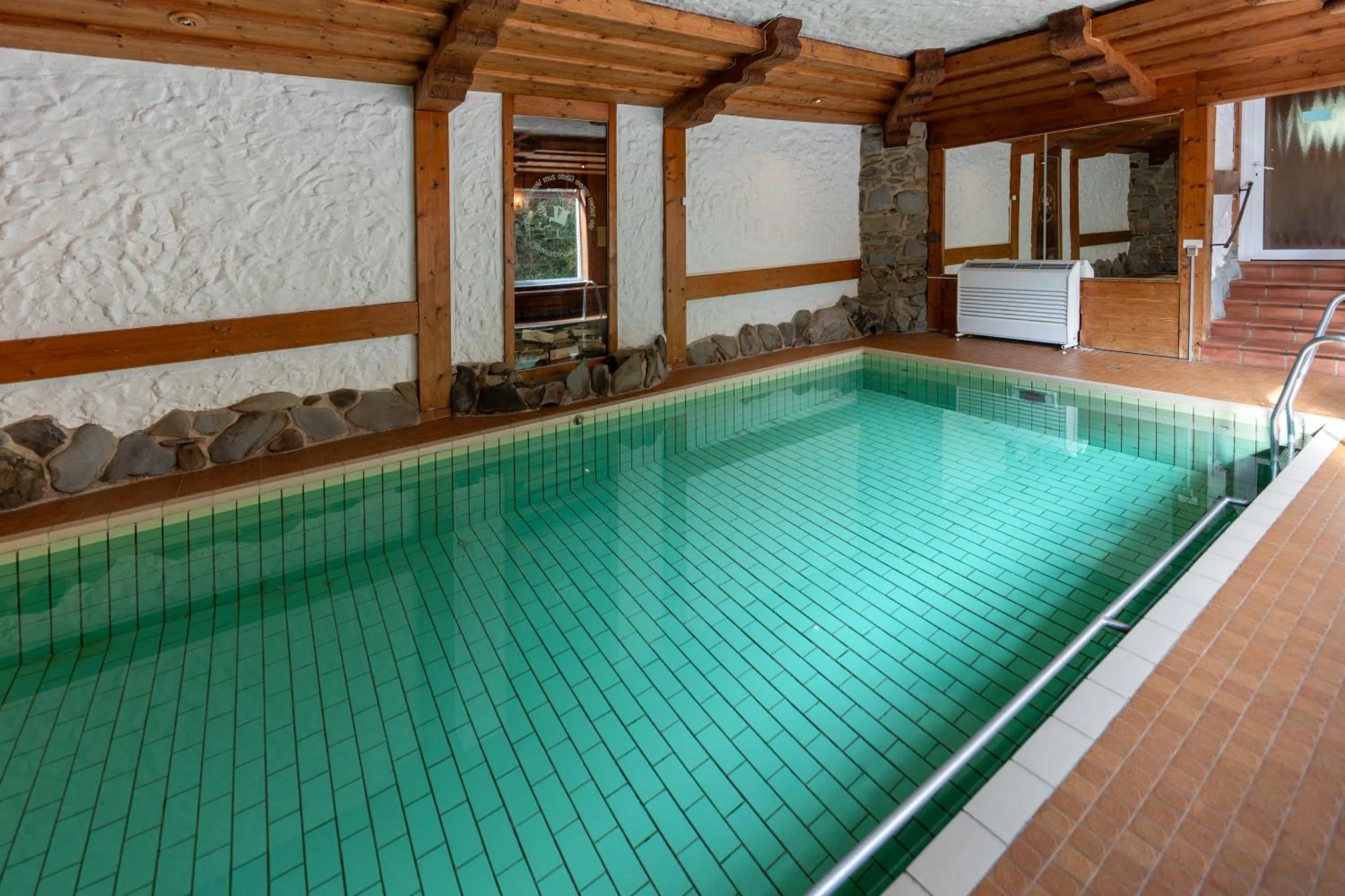 Swimming pool in Hotels am Kranichsee