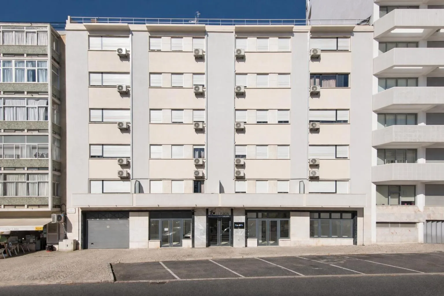 Property building in LSA Campos by Numa