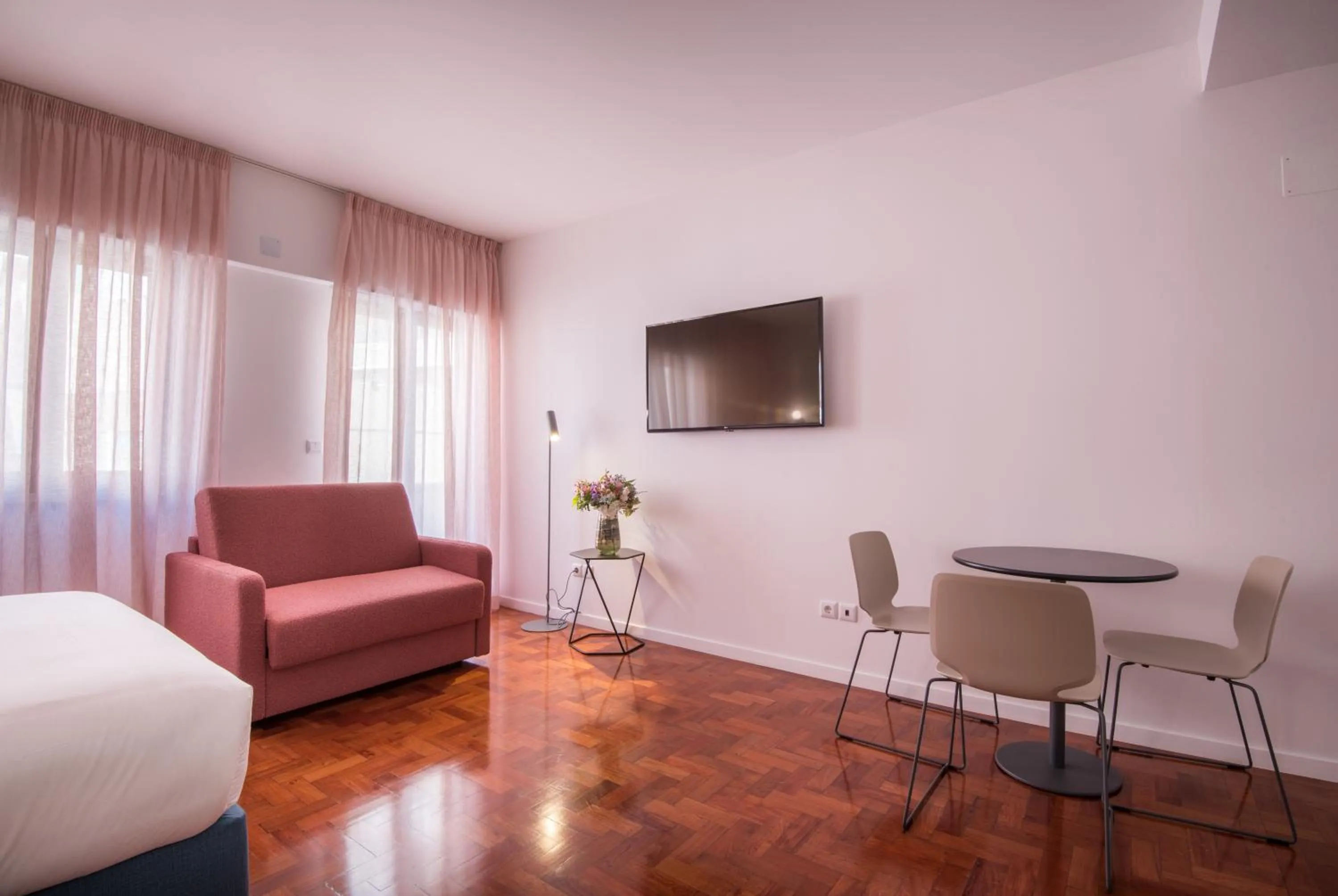Bedroom, Bed in Lisbon Serviced Apartments - Campos