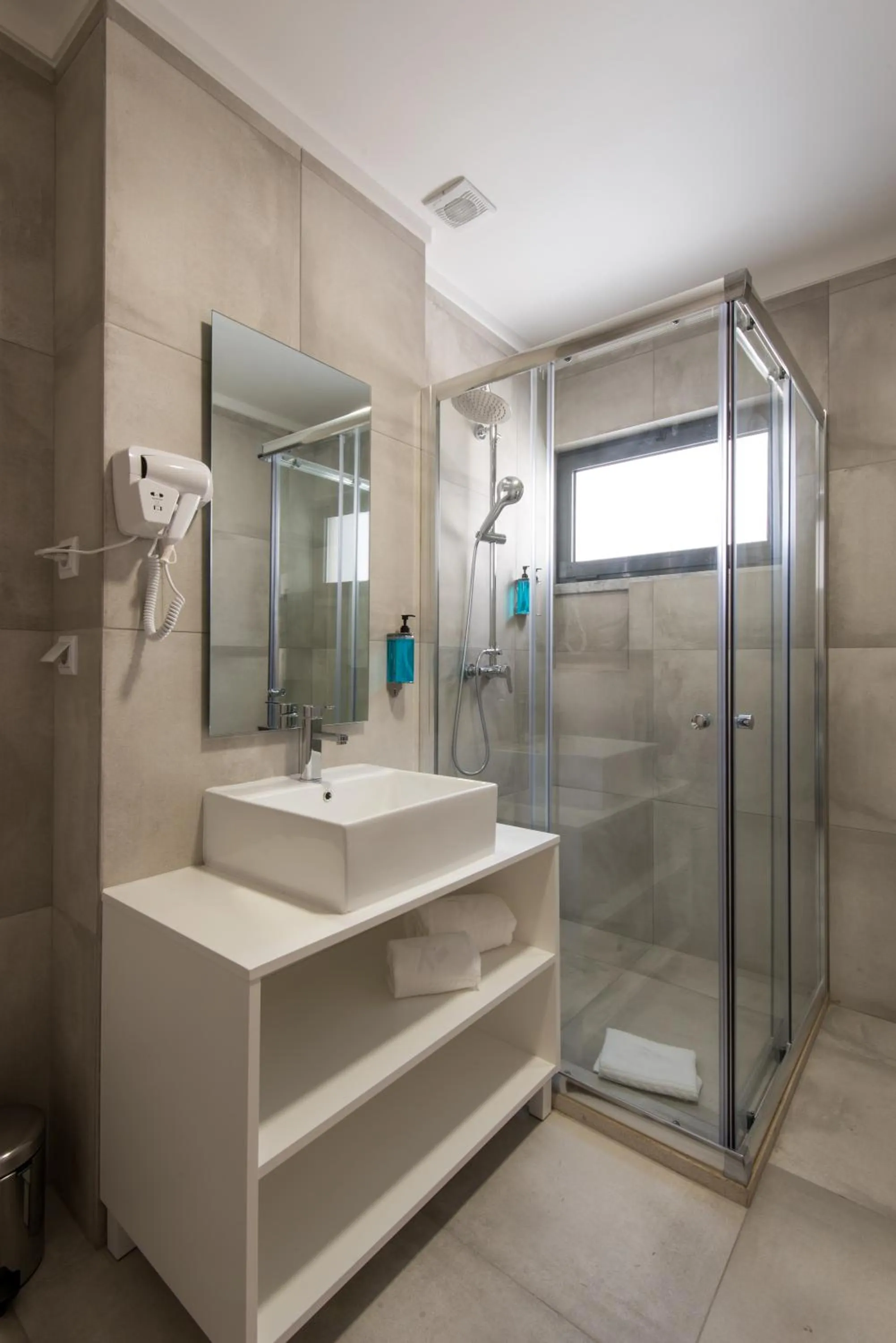 Bathroom in Lisbon Serviced Apartments - Campos