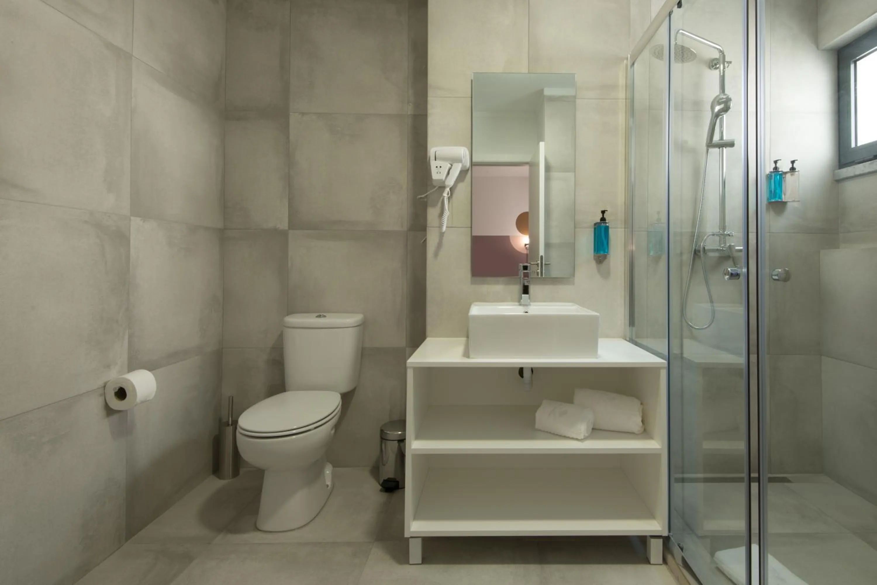 Shower in LSA Campos by Numa