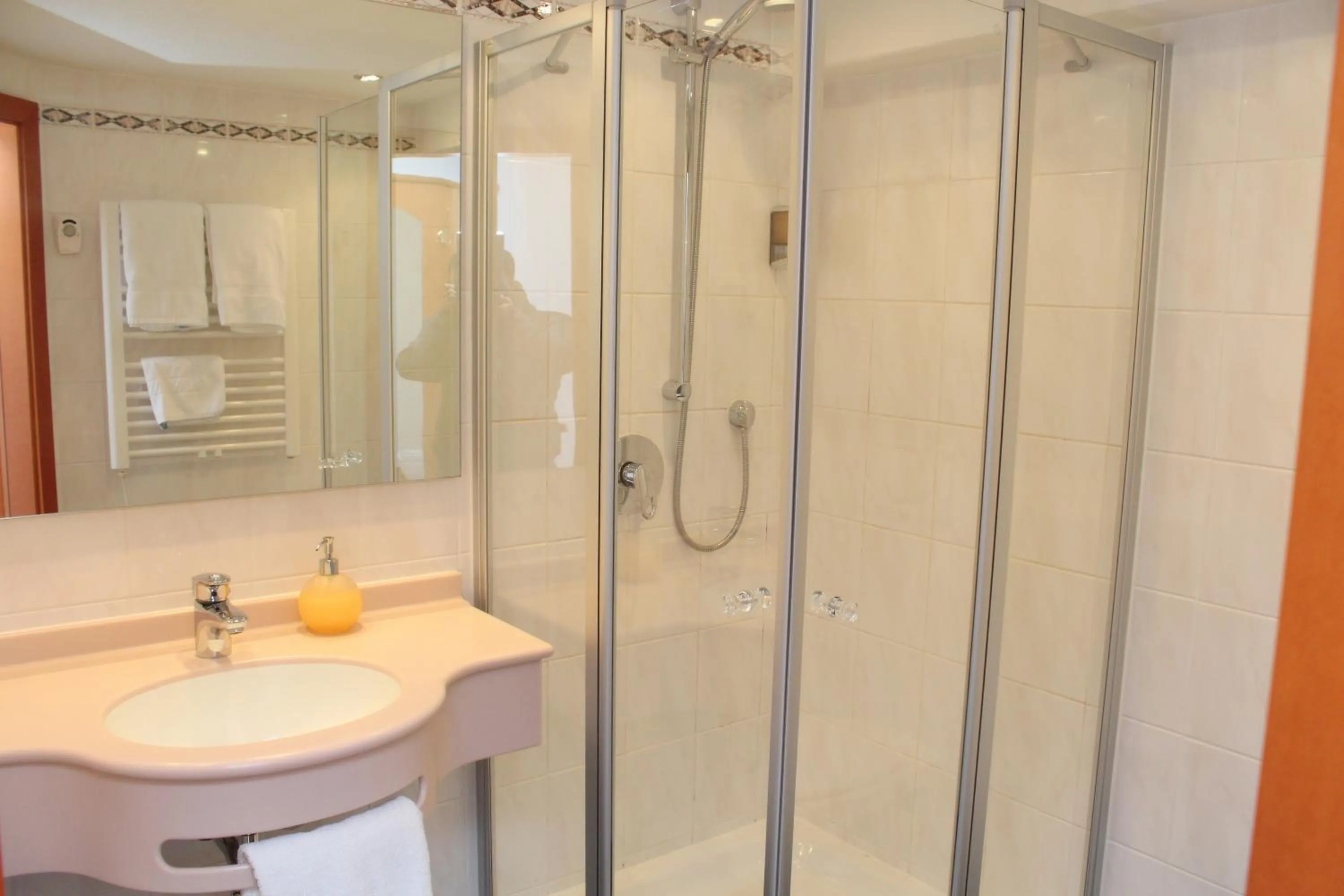 Bathroom in Hotel Sonne