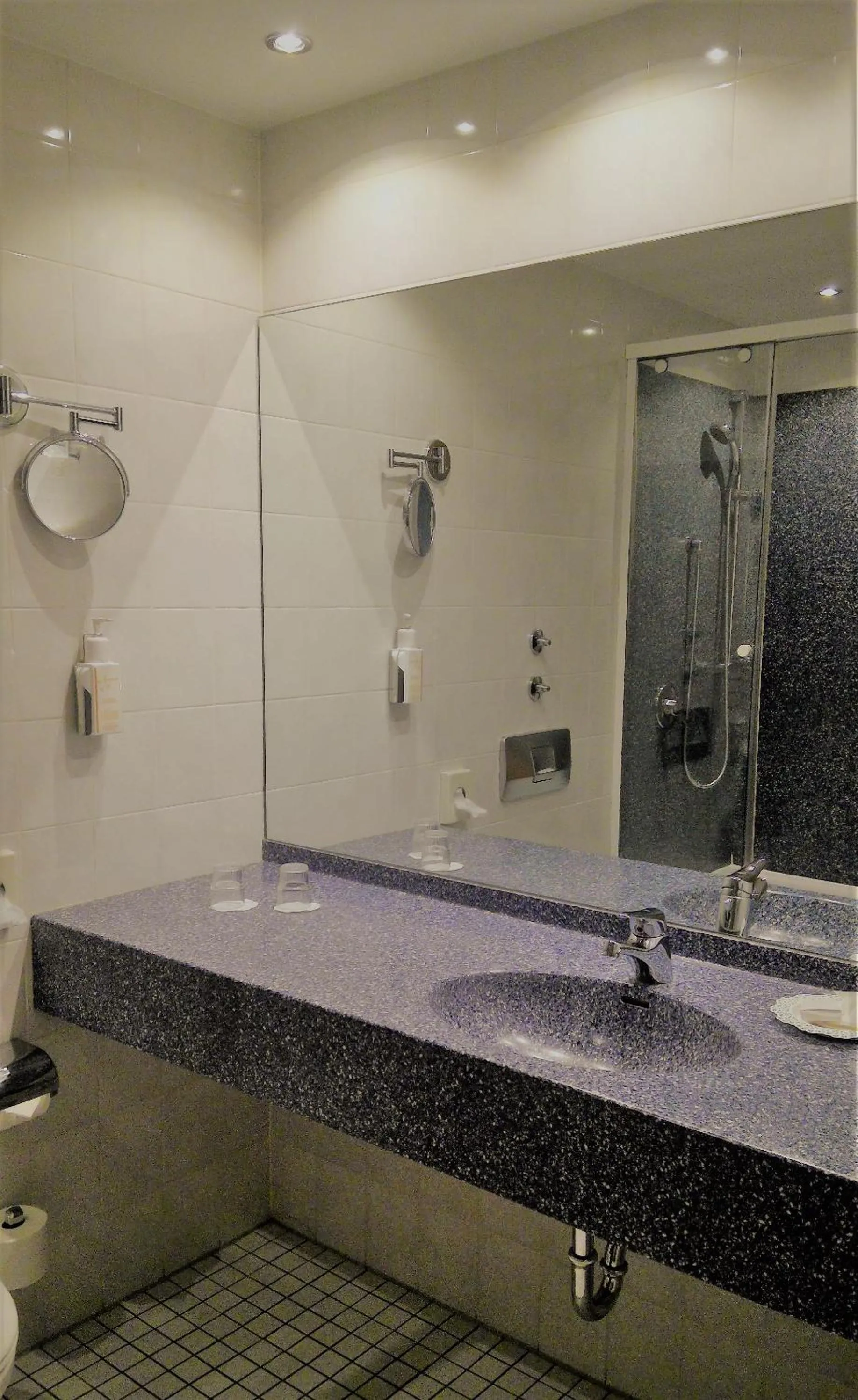 Bathroom in Hotel Augsburger Hof