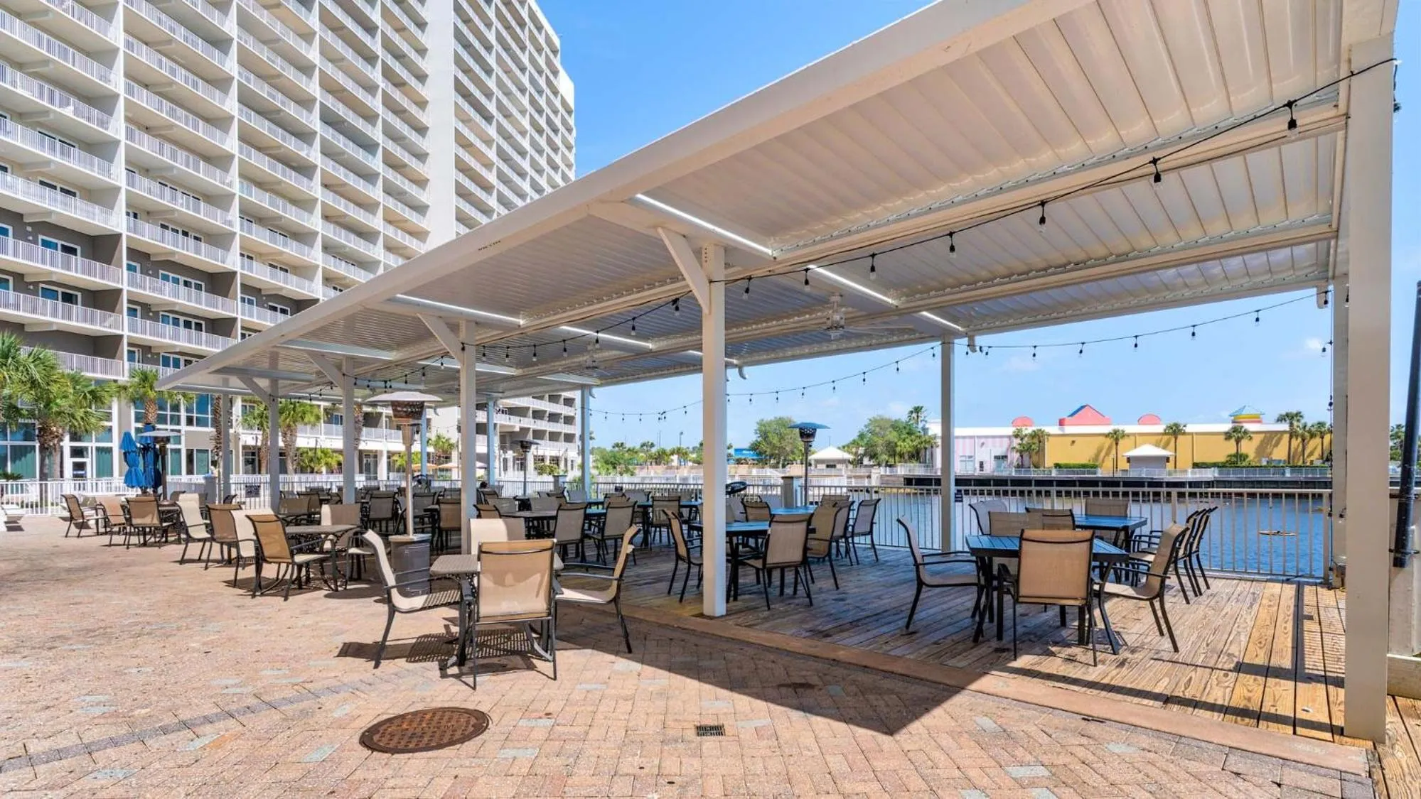 Laketown Wharf 335! 1 BD, 2 Bathroom with Amazing Amenities