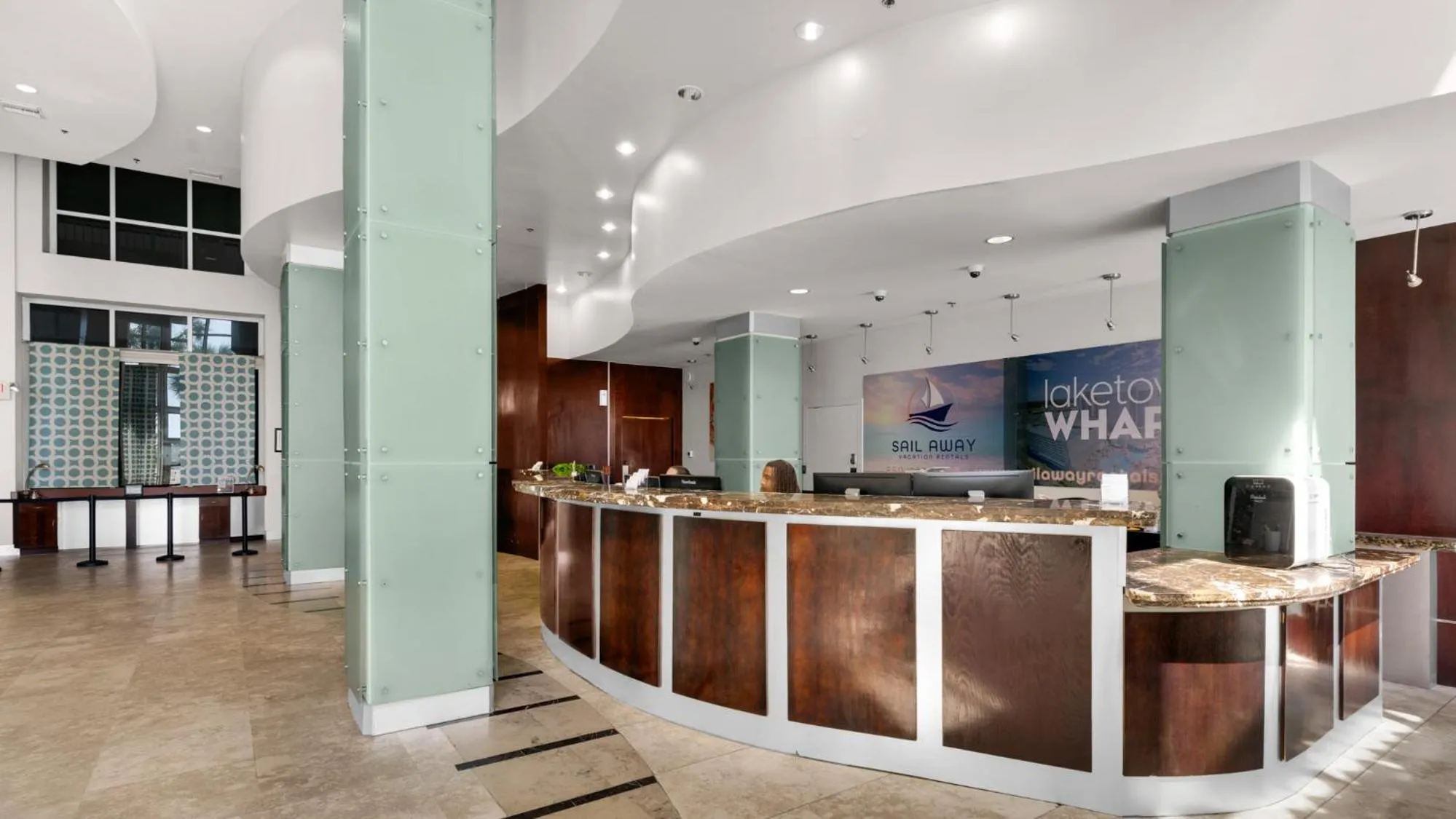 Laketown Wharf 335! 1 BD, 2 Bathroom with Amazing Amenities