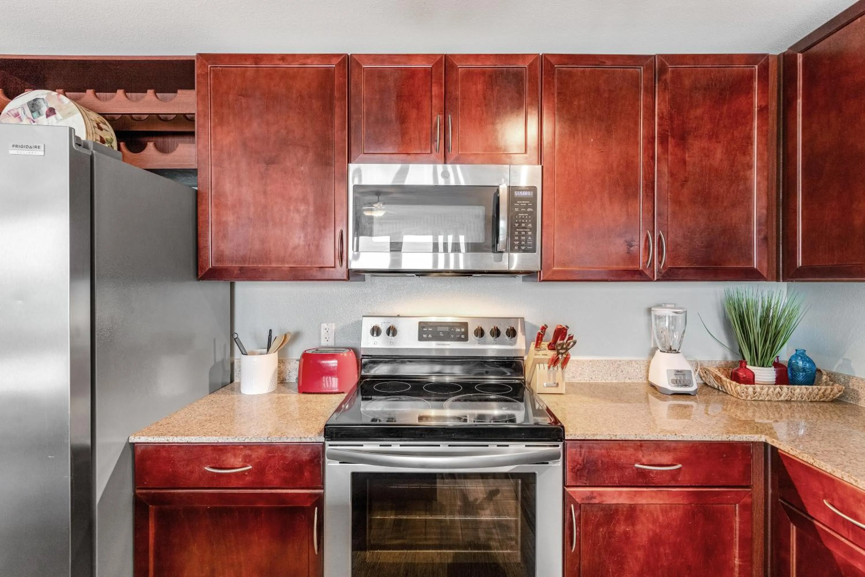 Laketown Wharf 335! 1 BD, 2 Bathroom with Amazing Amenities