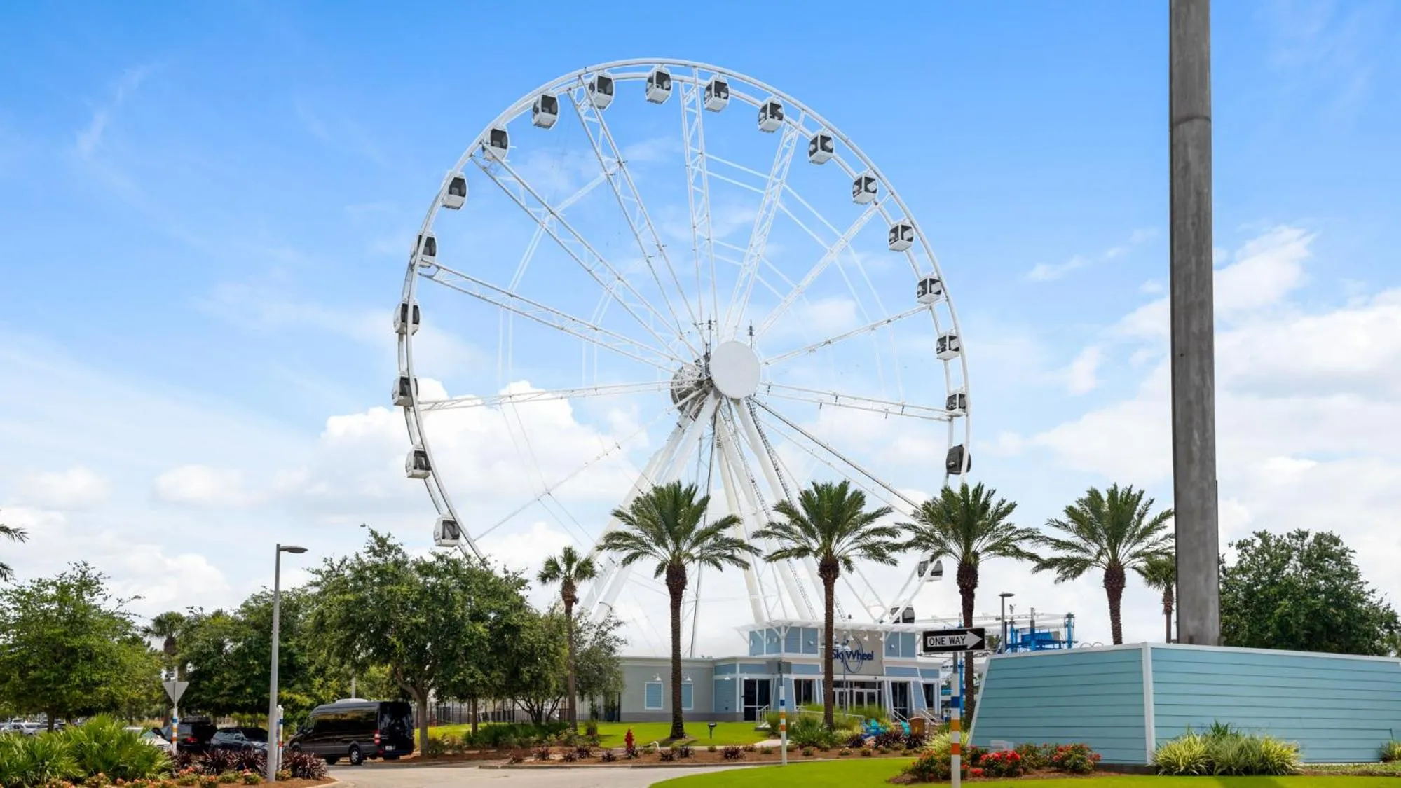 Laketown Wharf 335! 1 BD, 2 Bathroom with Amazing Amenities