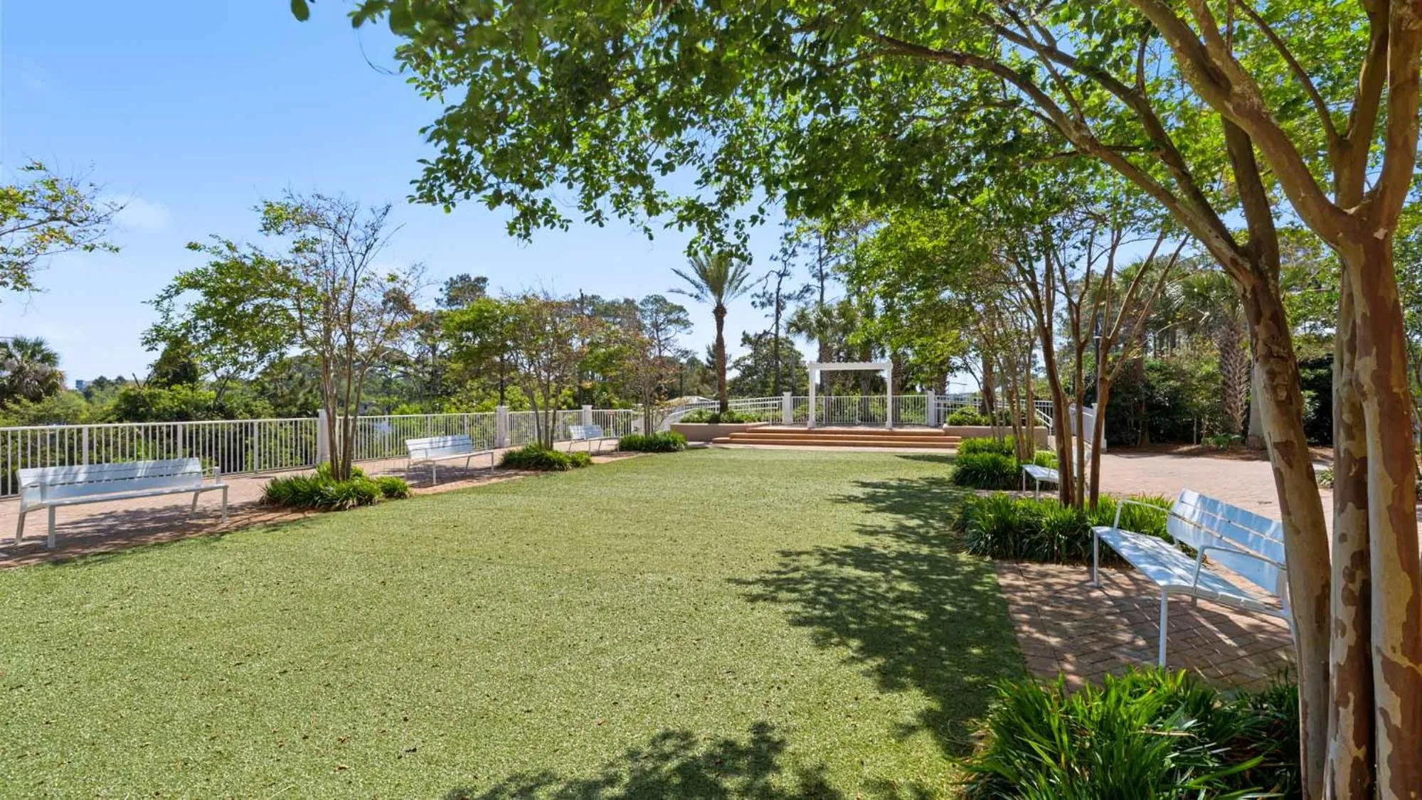 Laketown Wharf 335! 1 BD, 2 Bathroom with Amazing Amenities