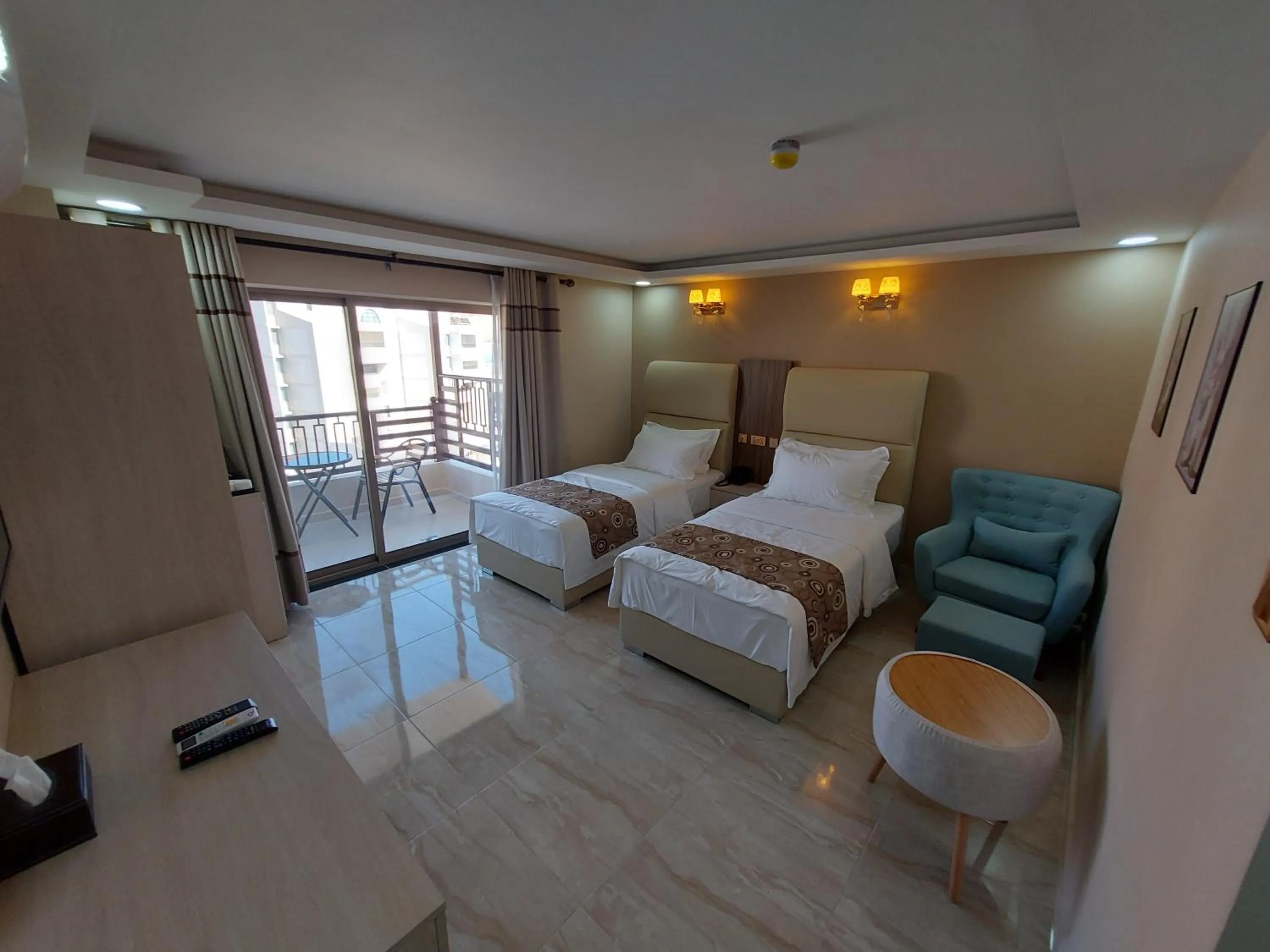 City view, Bed in Jordan Seasons Hotel