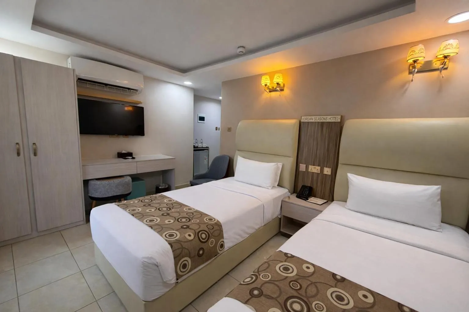 Bed in Jordan Seasons Hotel