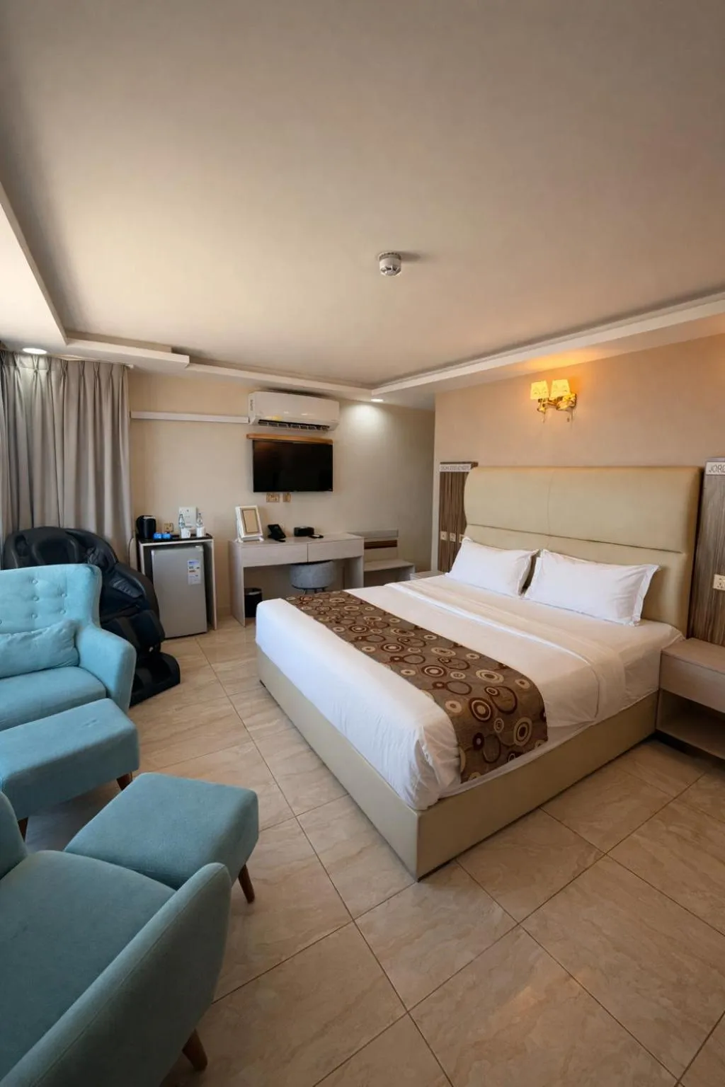 Bed in Jordan Seasons Hotel