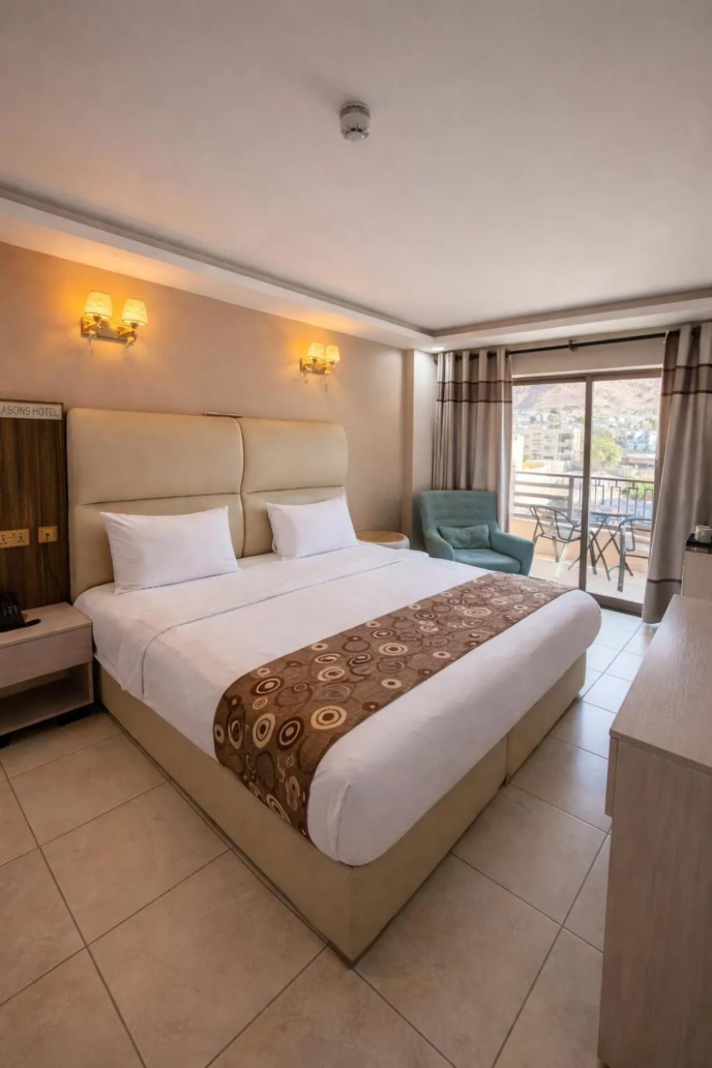 Bed in Jordan Seasons Hotel