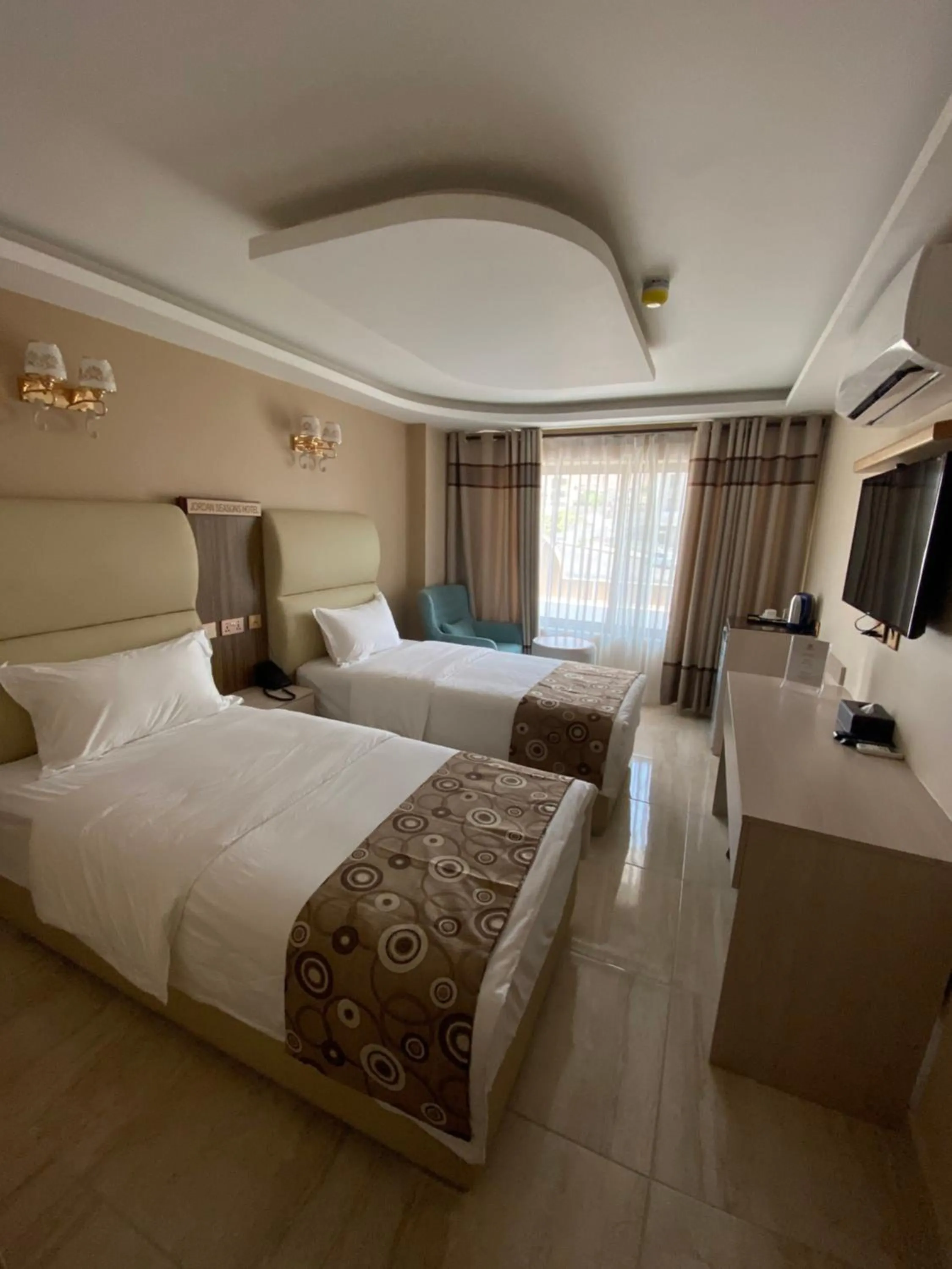 Bed in Jordan Seasons Hotel