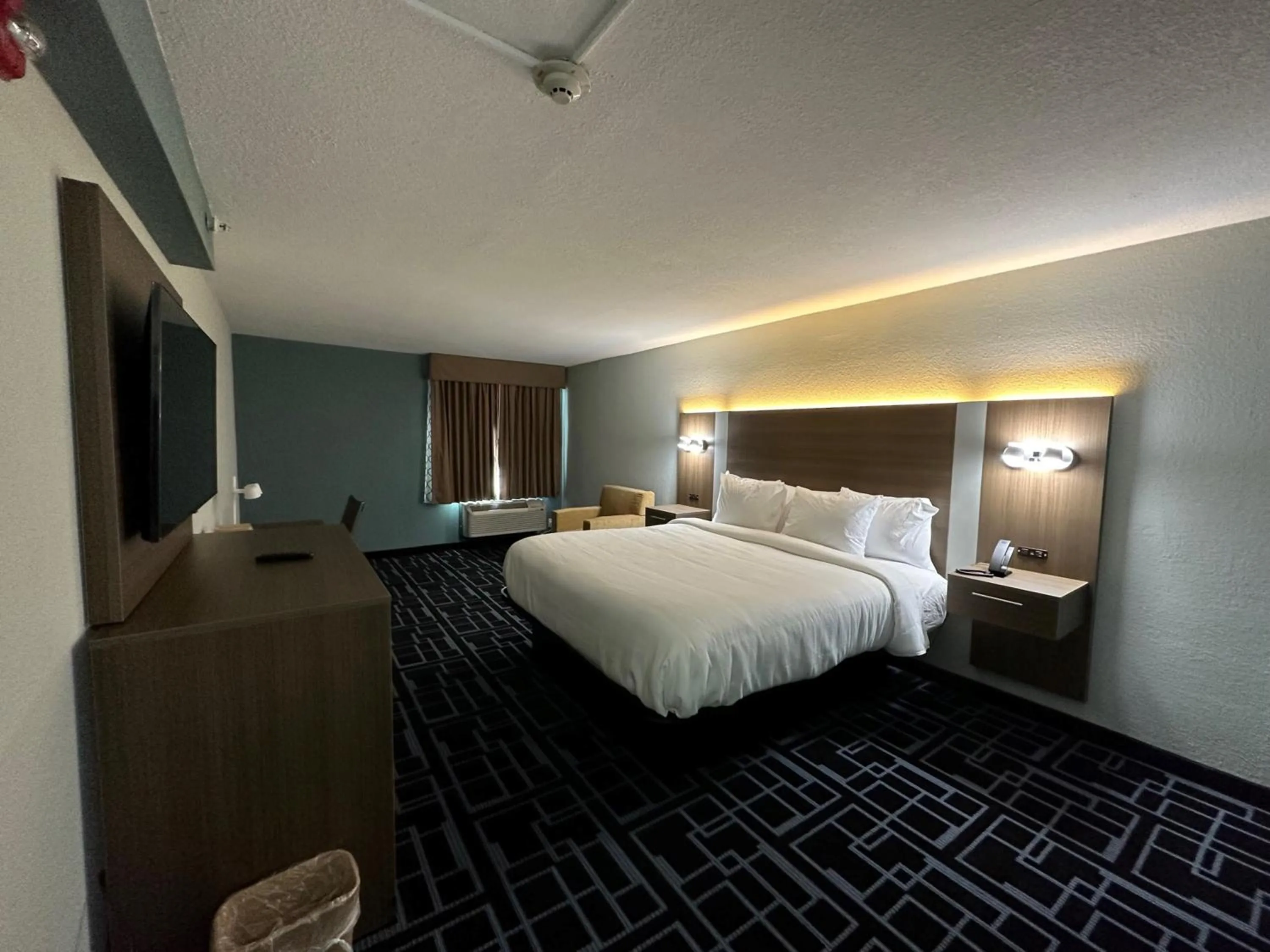 Bed in Baymont by Wyndham Chattanooga Eastridge