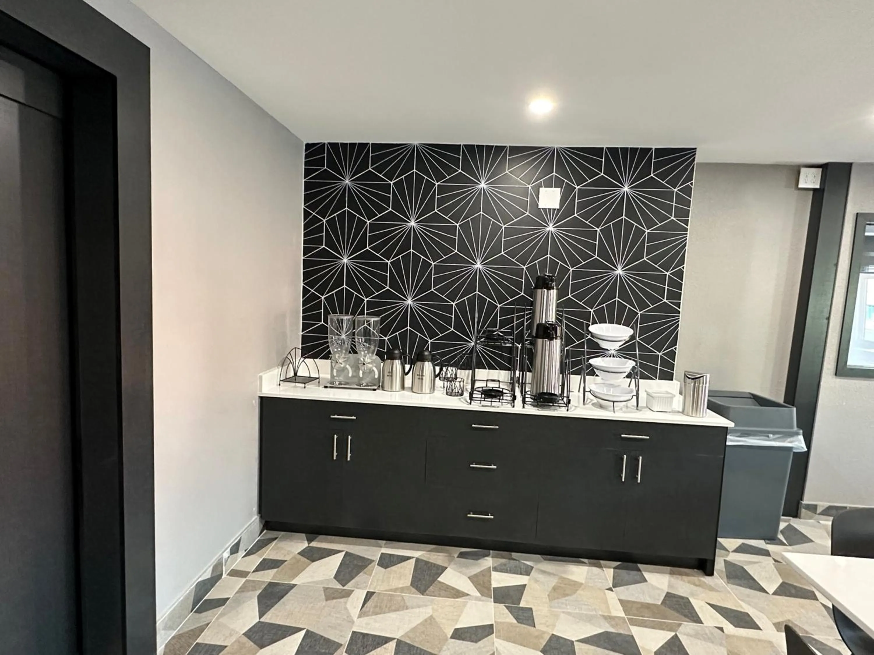 Buffet breakfast, Bed in Baymont by Wyndham Chattanooga Eastridge