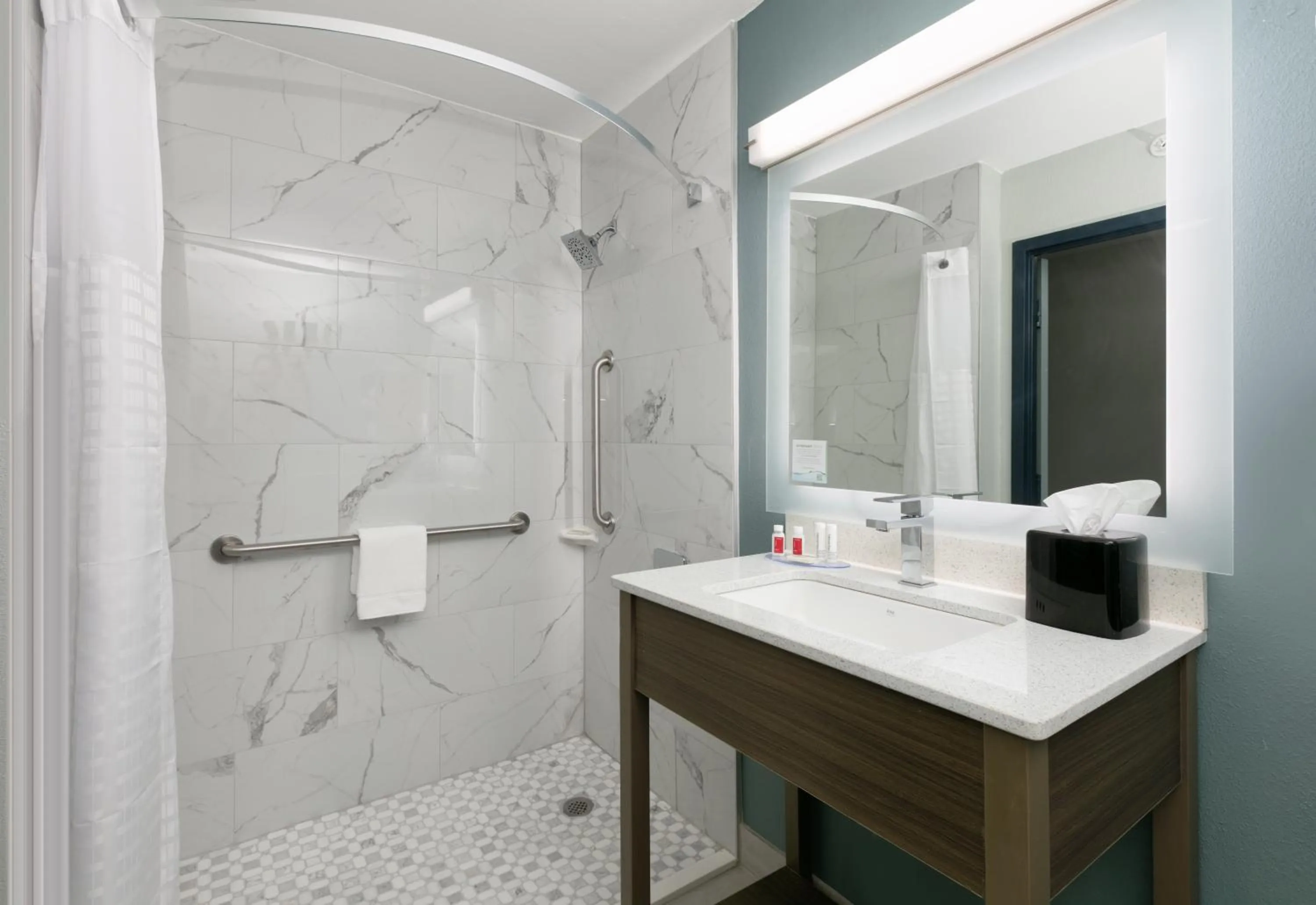 Bathroom in Baymont by Wyndham Chattanooga Eastridge