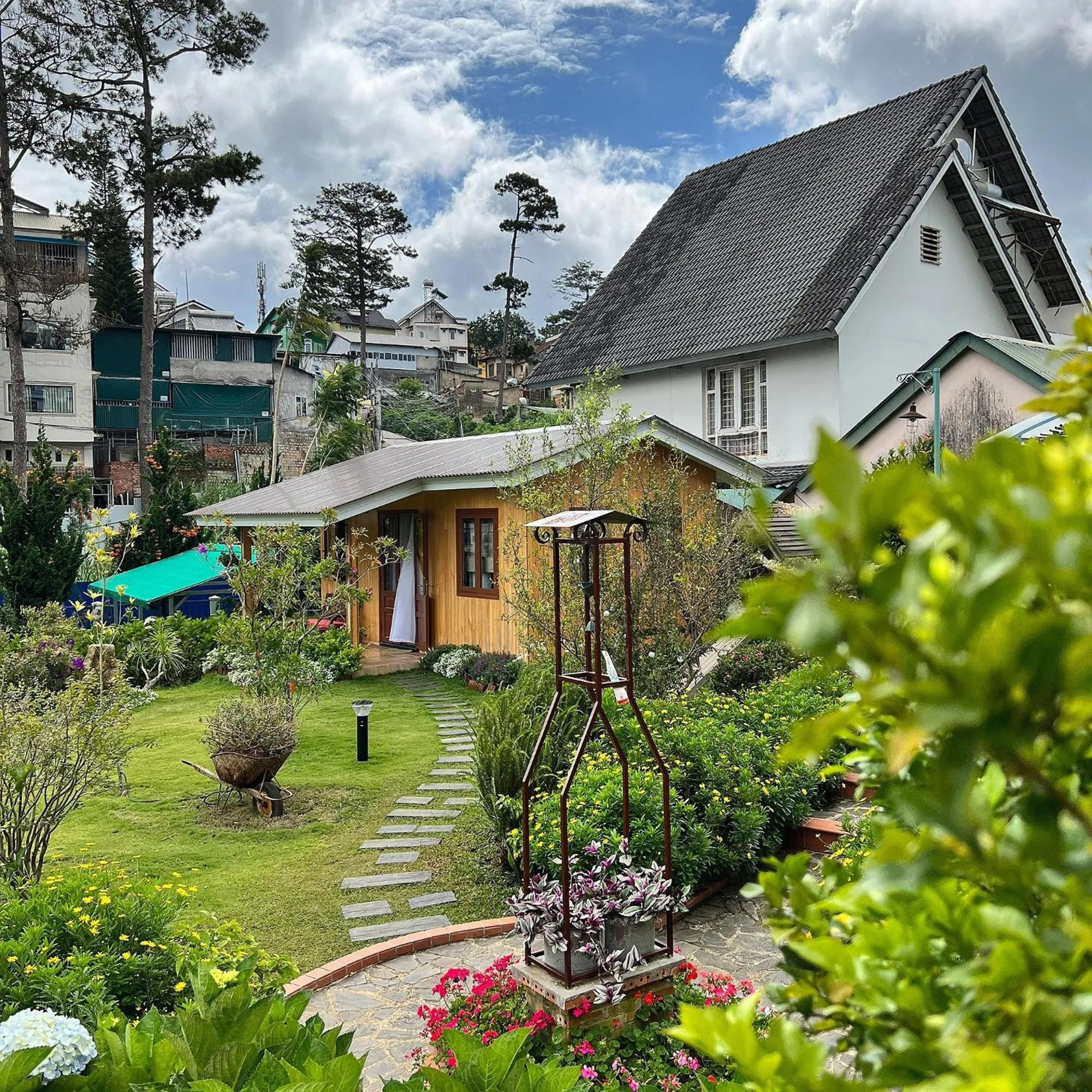 Garden in La Em Boutique Villa