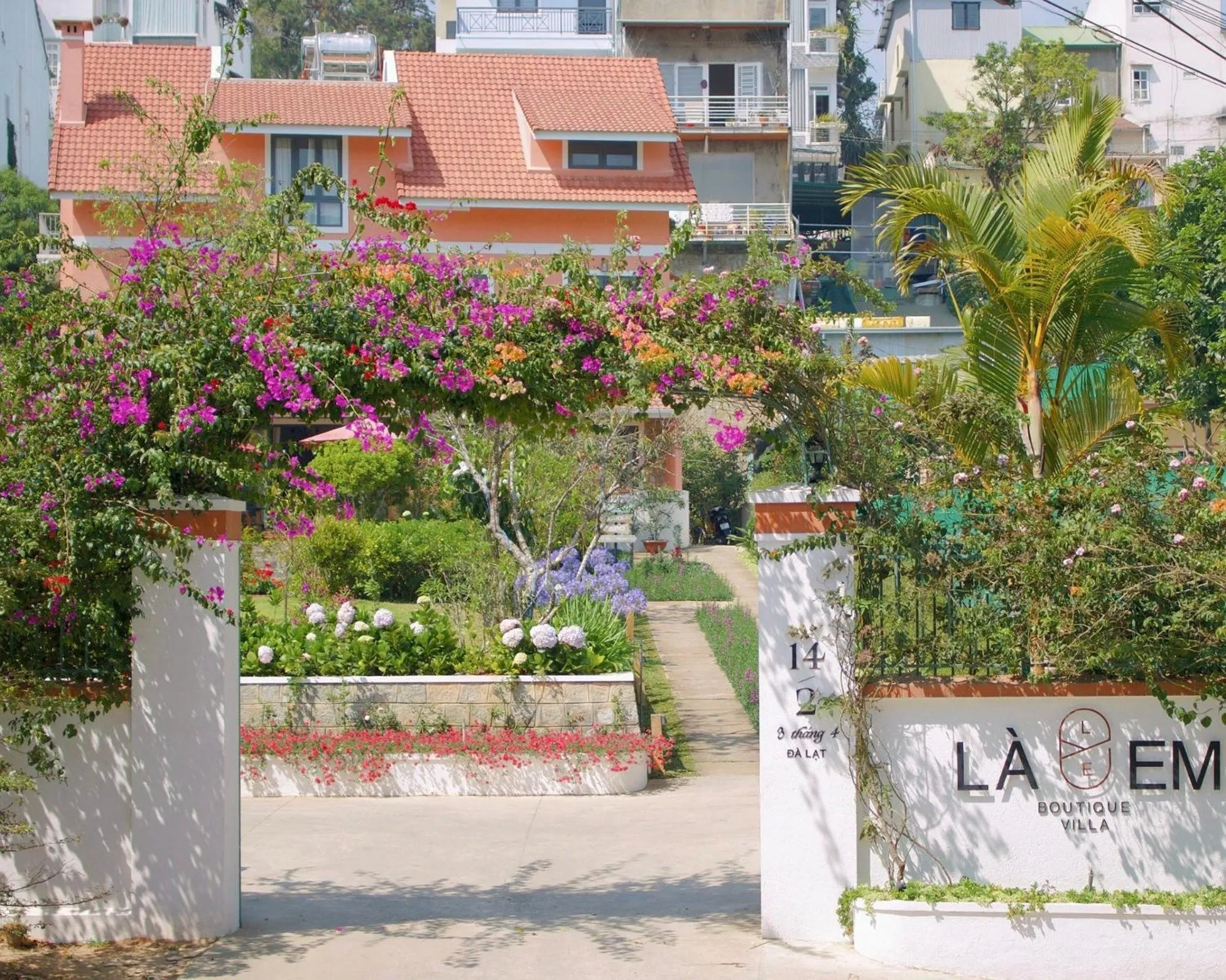 Facade/entrance in La Em Boutique Villa