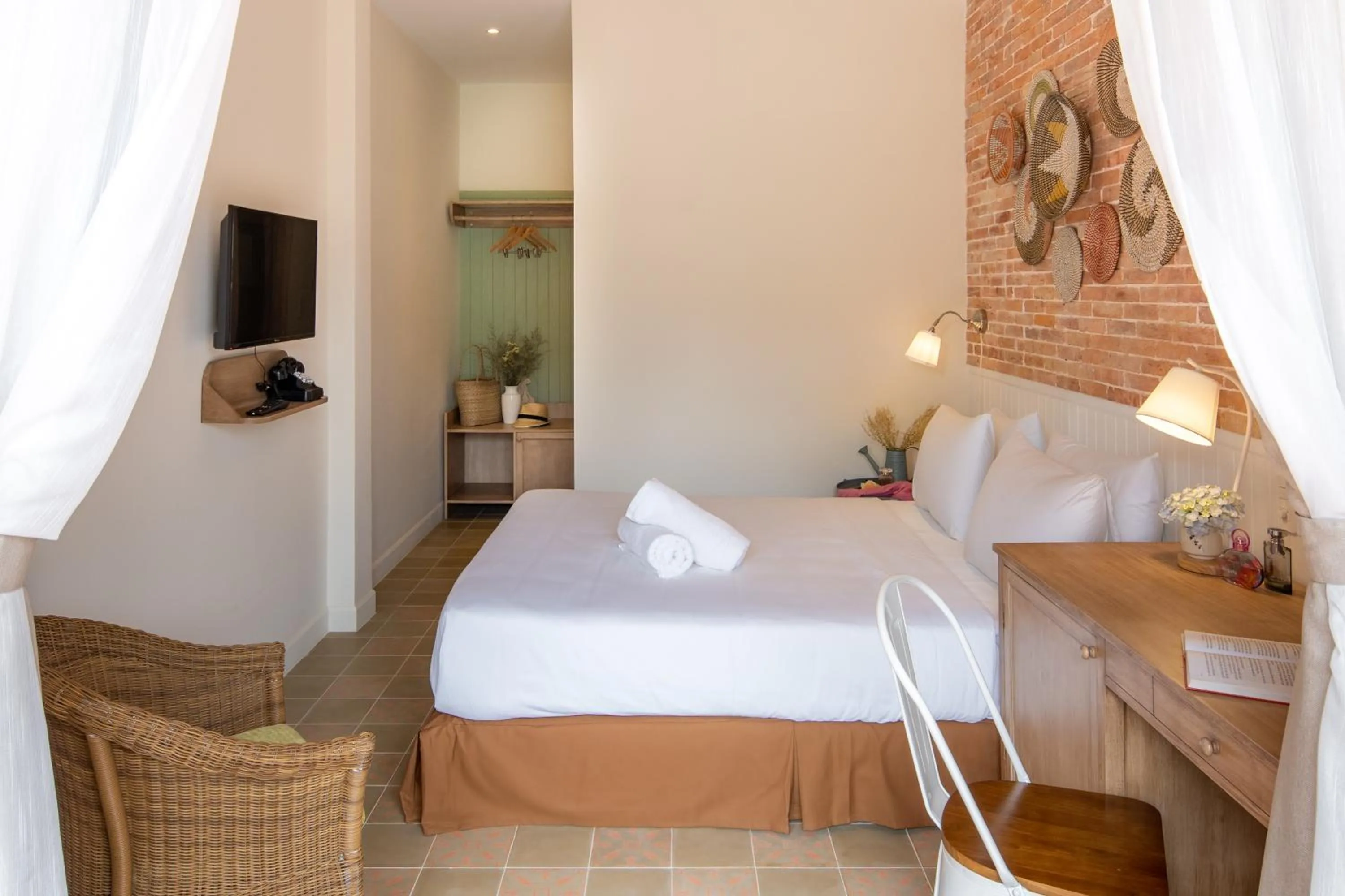 Photo of the whole room, Bed in La Em Boutique Villa