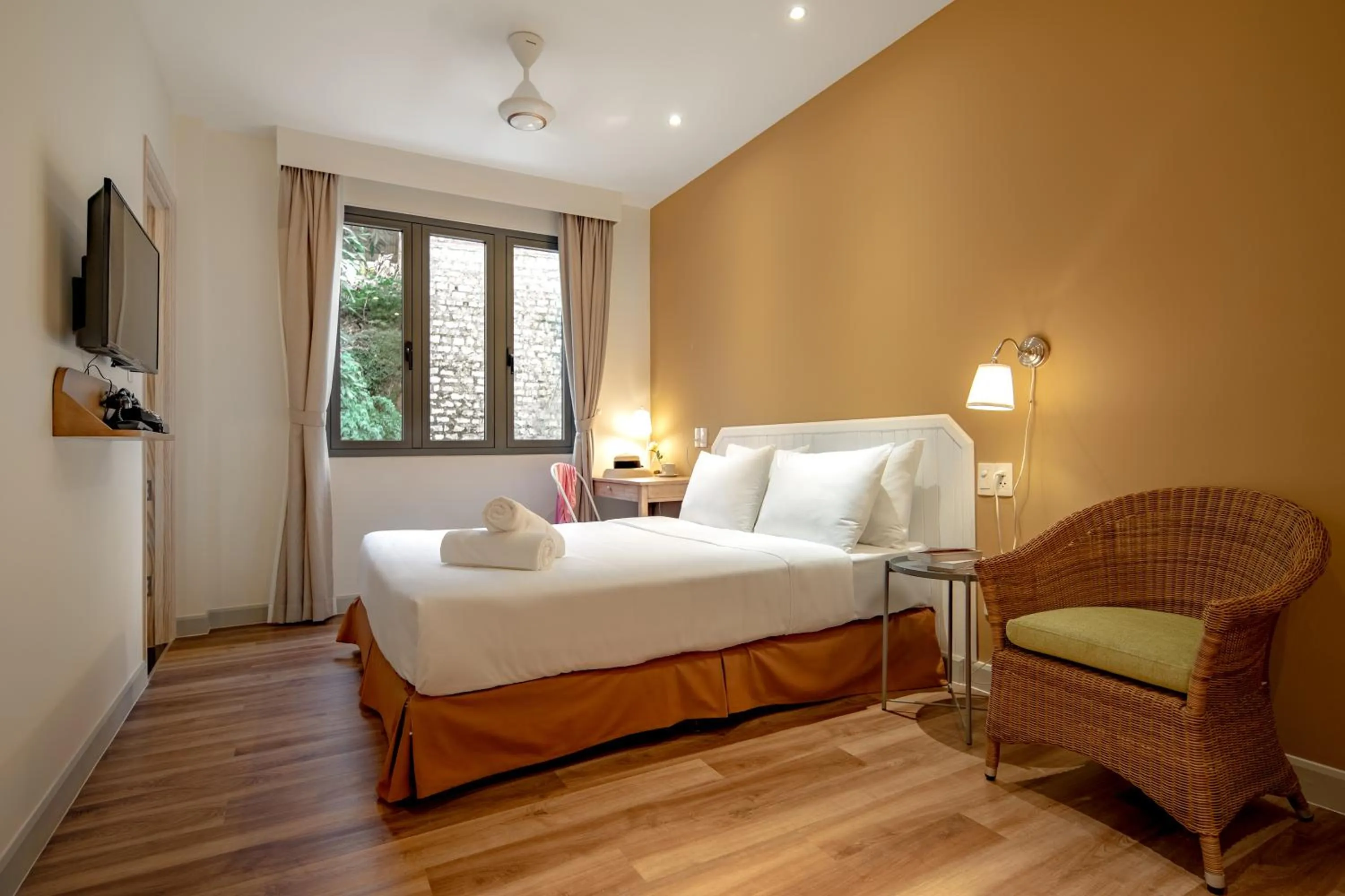 Photo of the whole room, Bed in La Em Boutique Villa