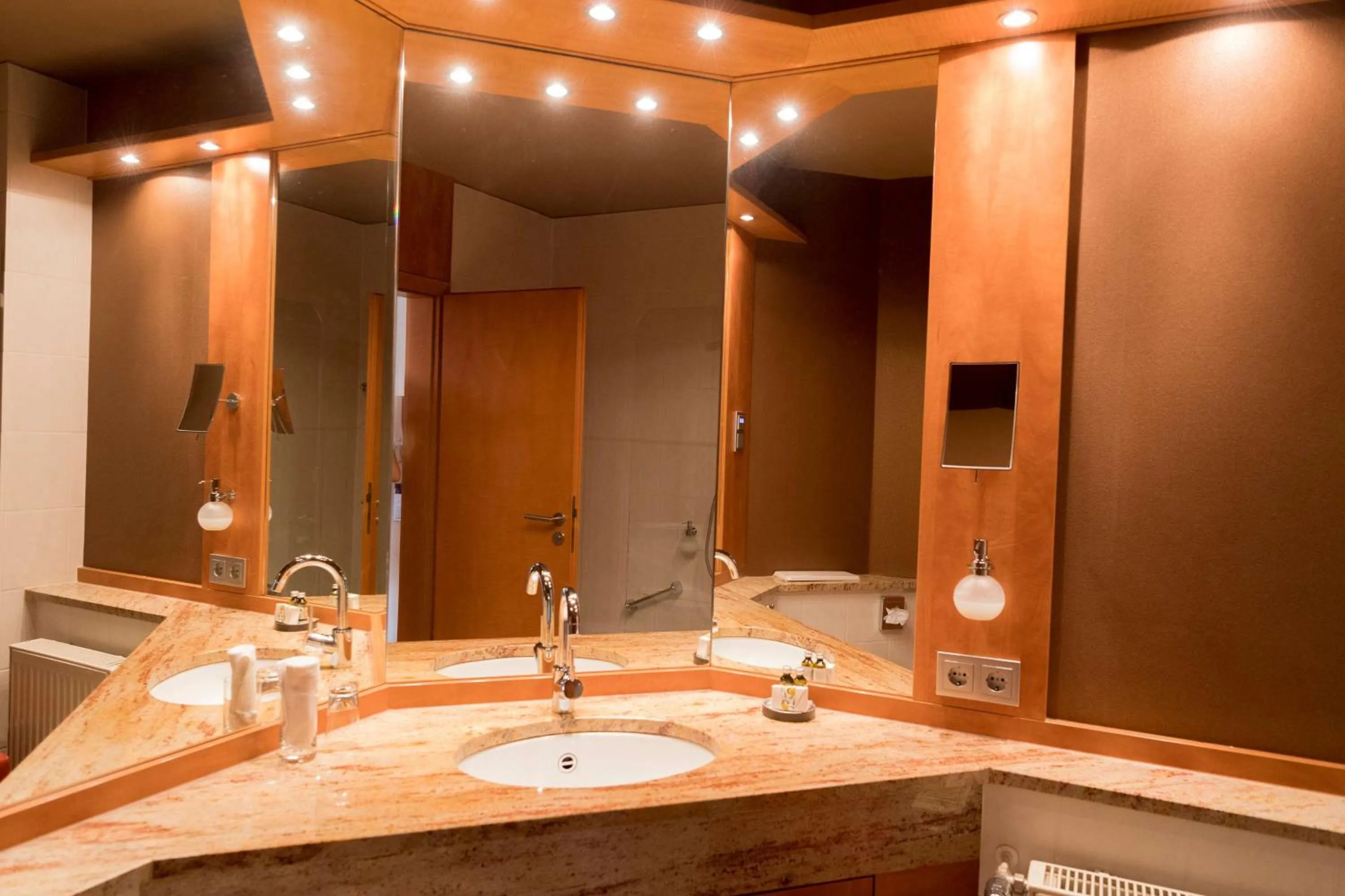 Bathroom in Atrium Hotel Mainz